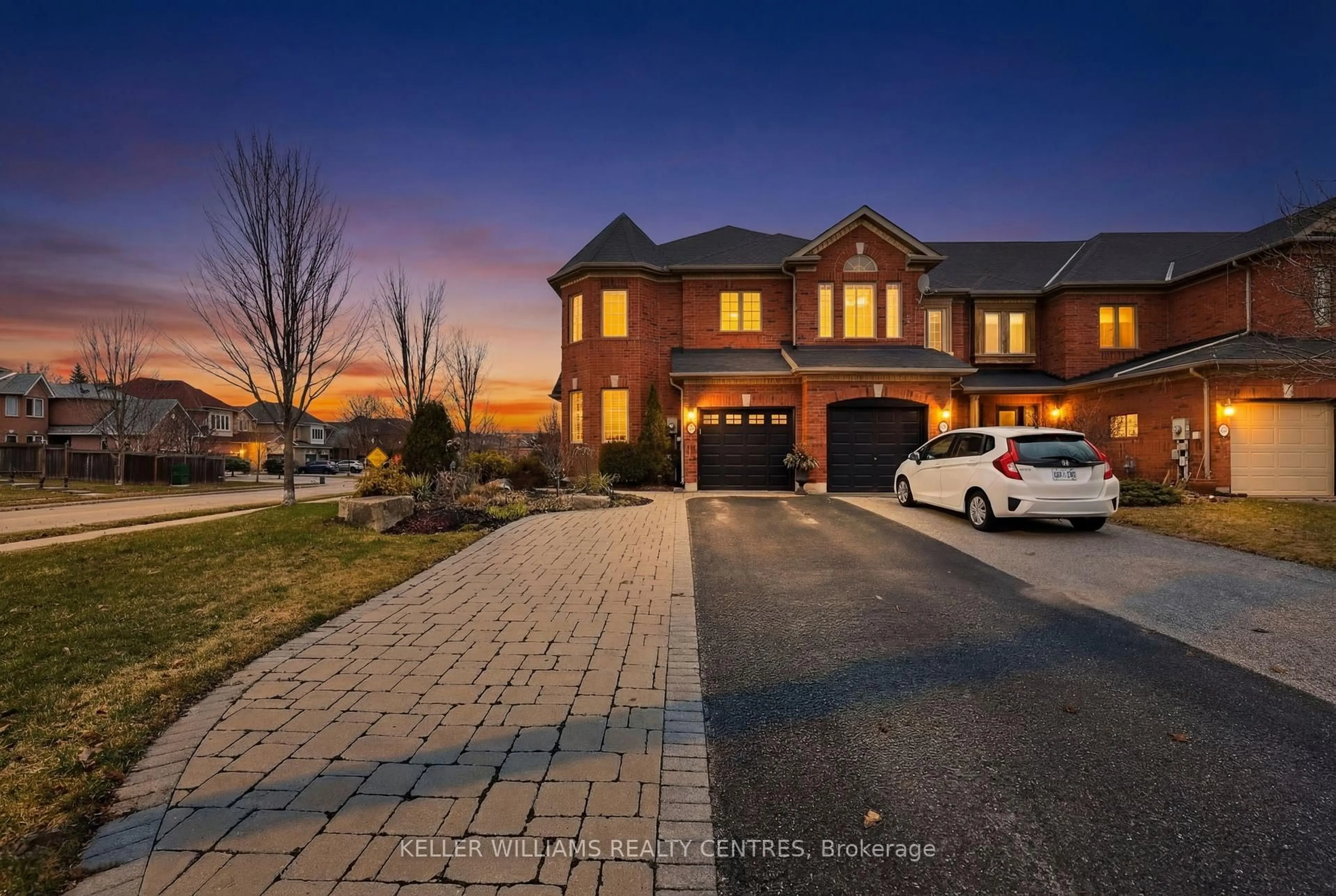 Home with brick exterior material, street for 577 Osler Crt, Newmarket Ontario L3X 2P4