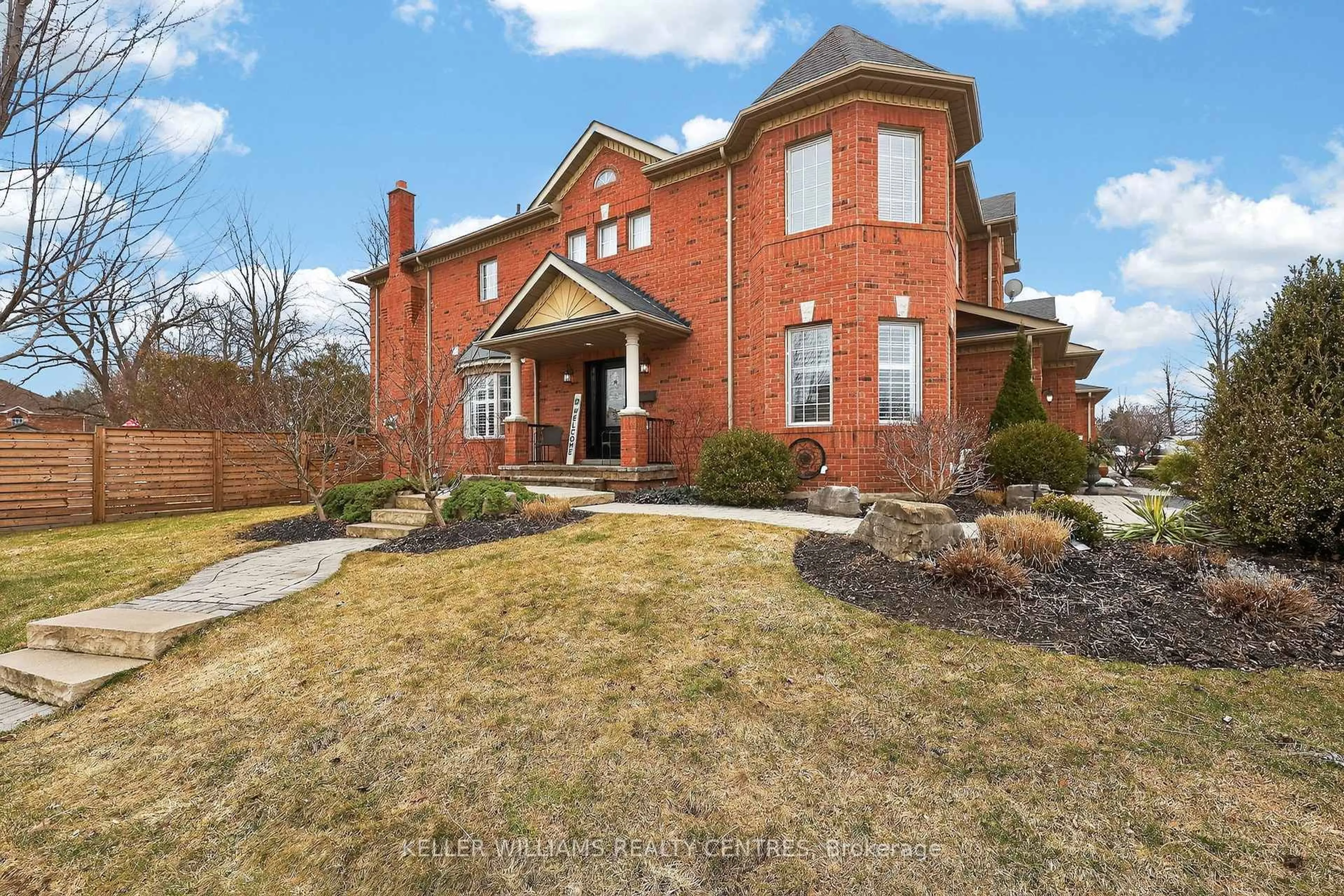 Home with brick exterior material, street for 577 Osler Crt, Newmarket Ontario L3X 2P4