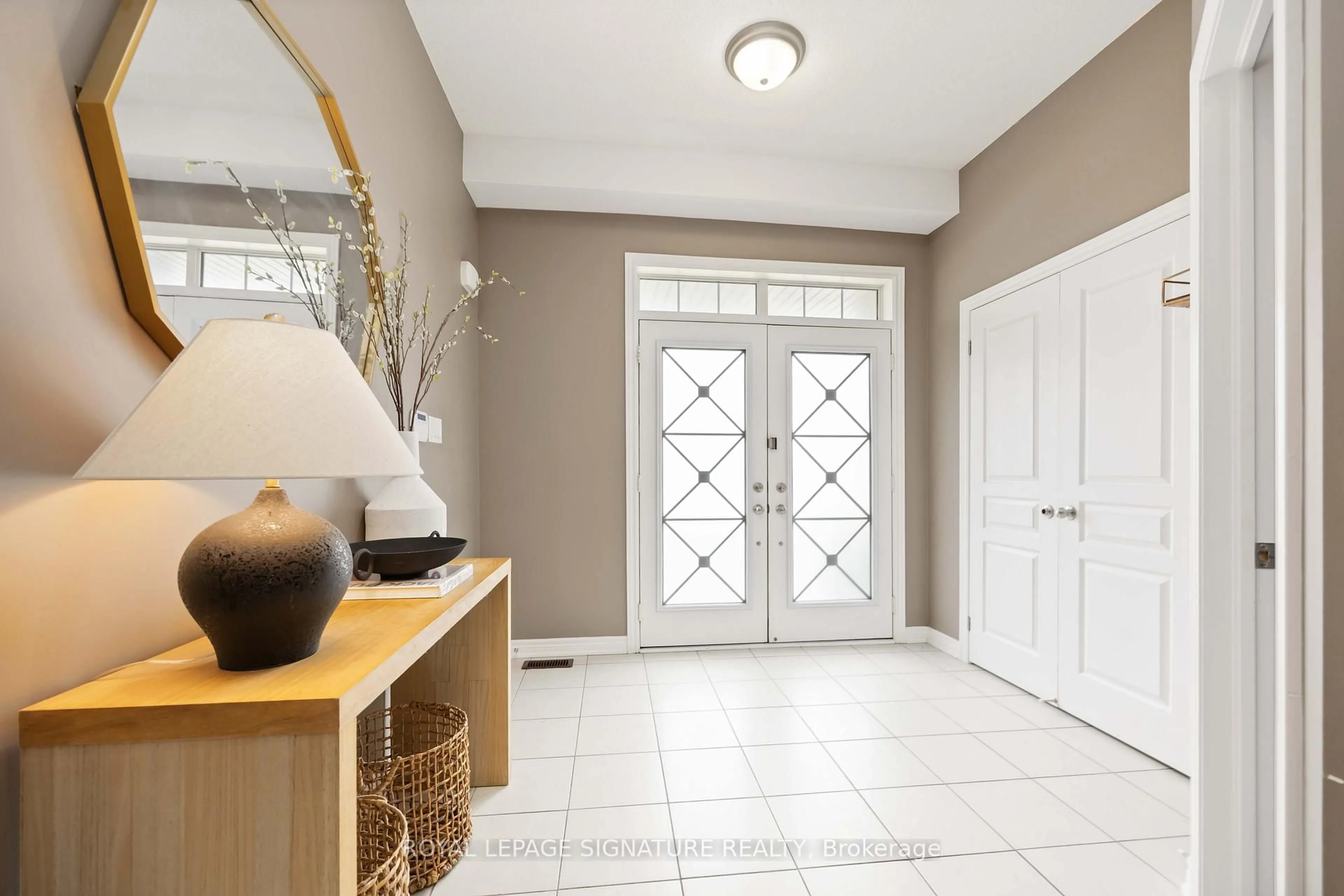 Indoor entryway for 99 Card Lumber Cres, Vaughan Ontario L4H 3Z1