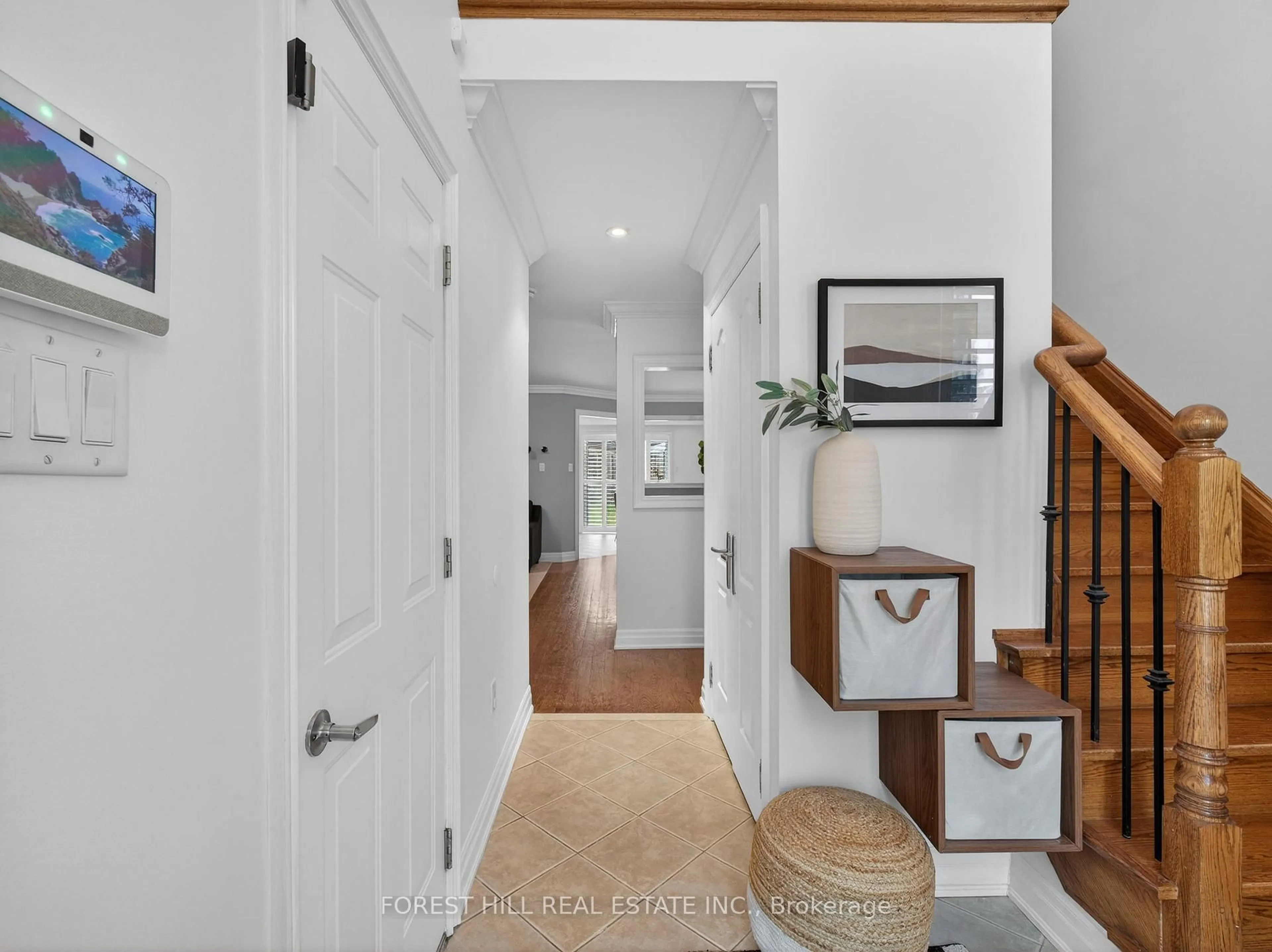 Indoor entryway for 11 Bestview Cres, Vaughan Ontario L6A 3S8