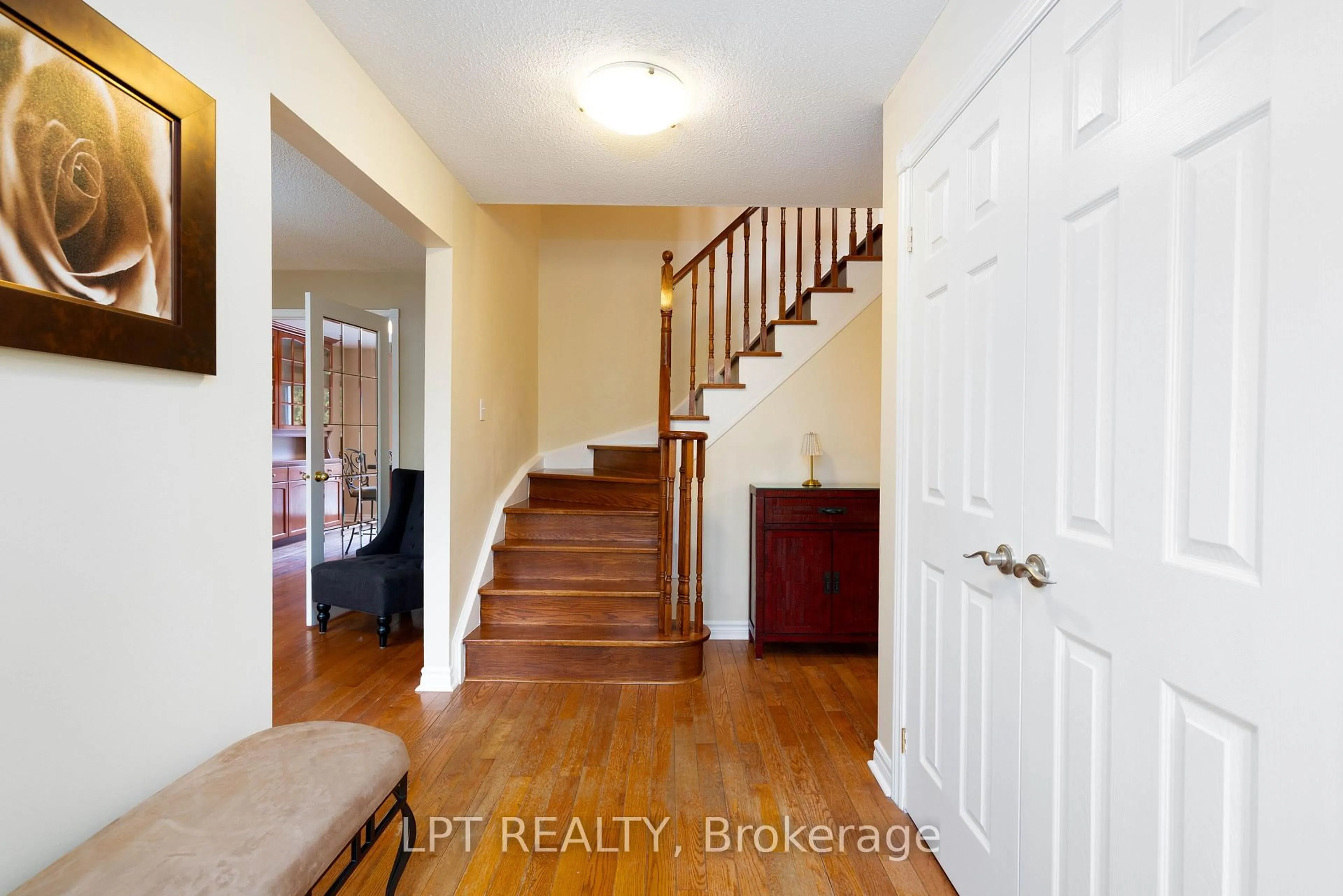 Indoor entryway for 54 Meyer Circ, Markham Ontario L3P 4C4