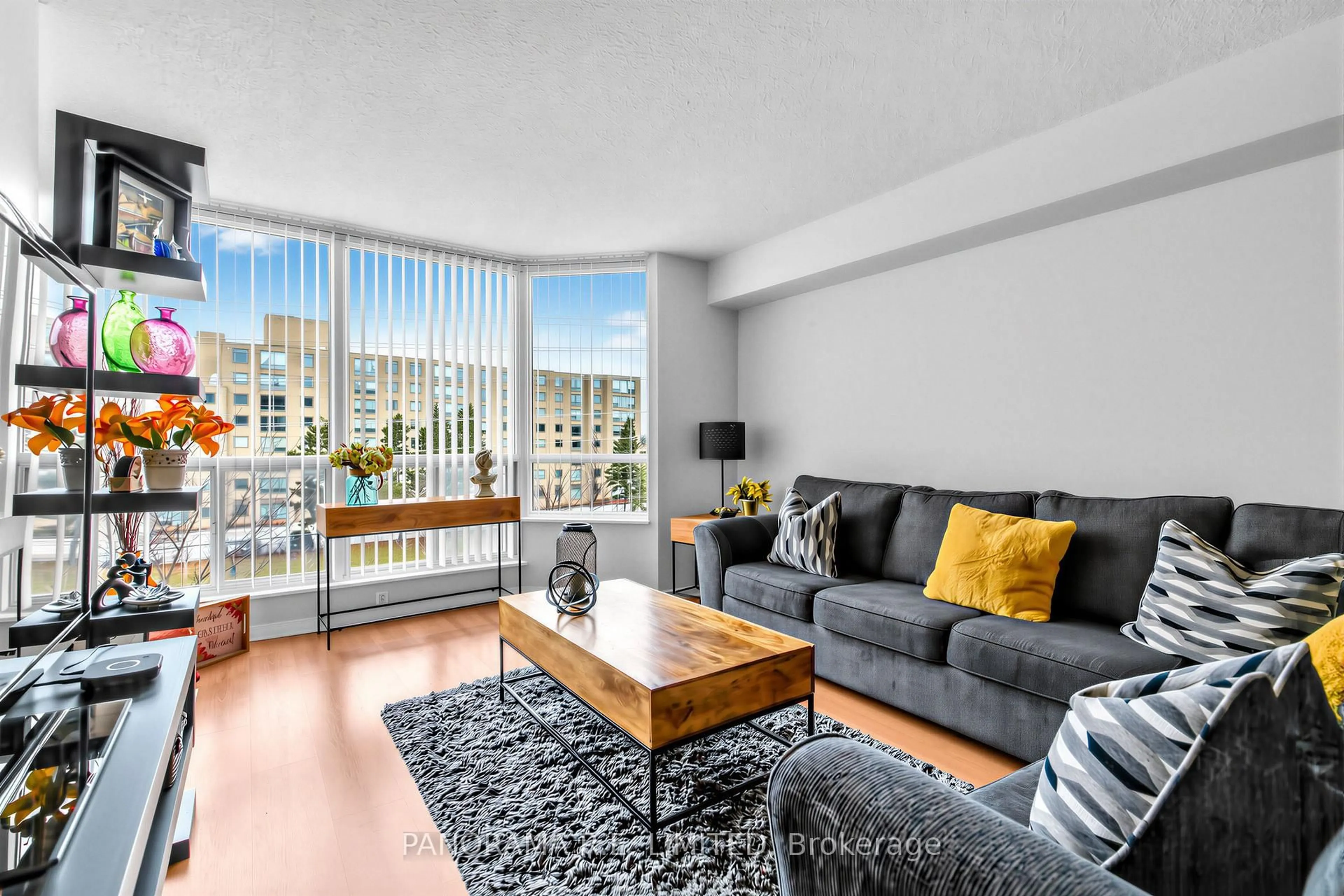 Living room with furniture, unknown for 309 Major Mackenzie Dr #504, Richmond Hill Ontario L4C 9V5