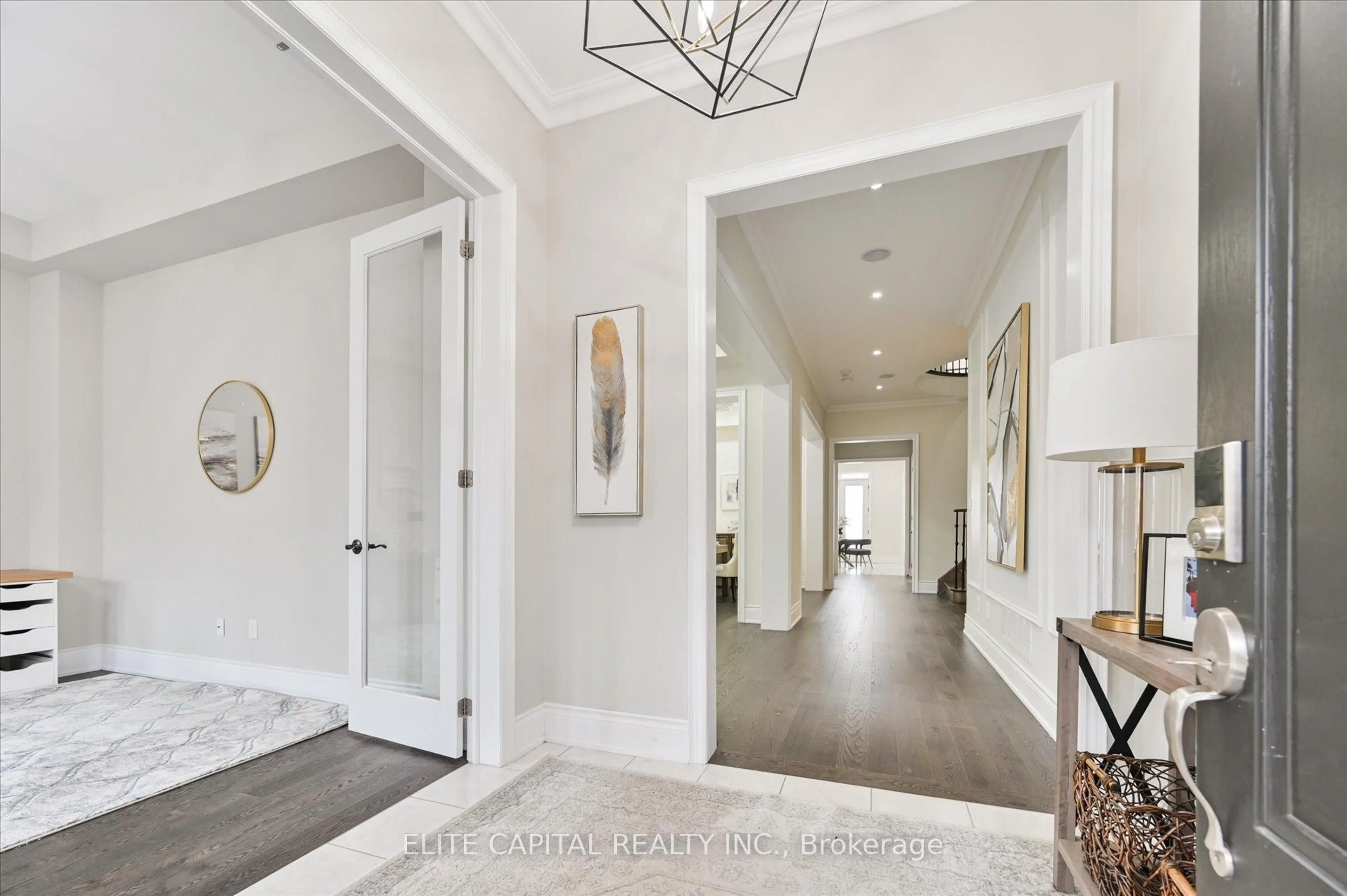 Indoor entryway for 33 Straw Cutter Gate, Vaughan Ontario L6A 4Y5