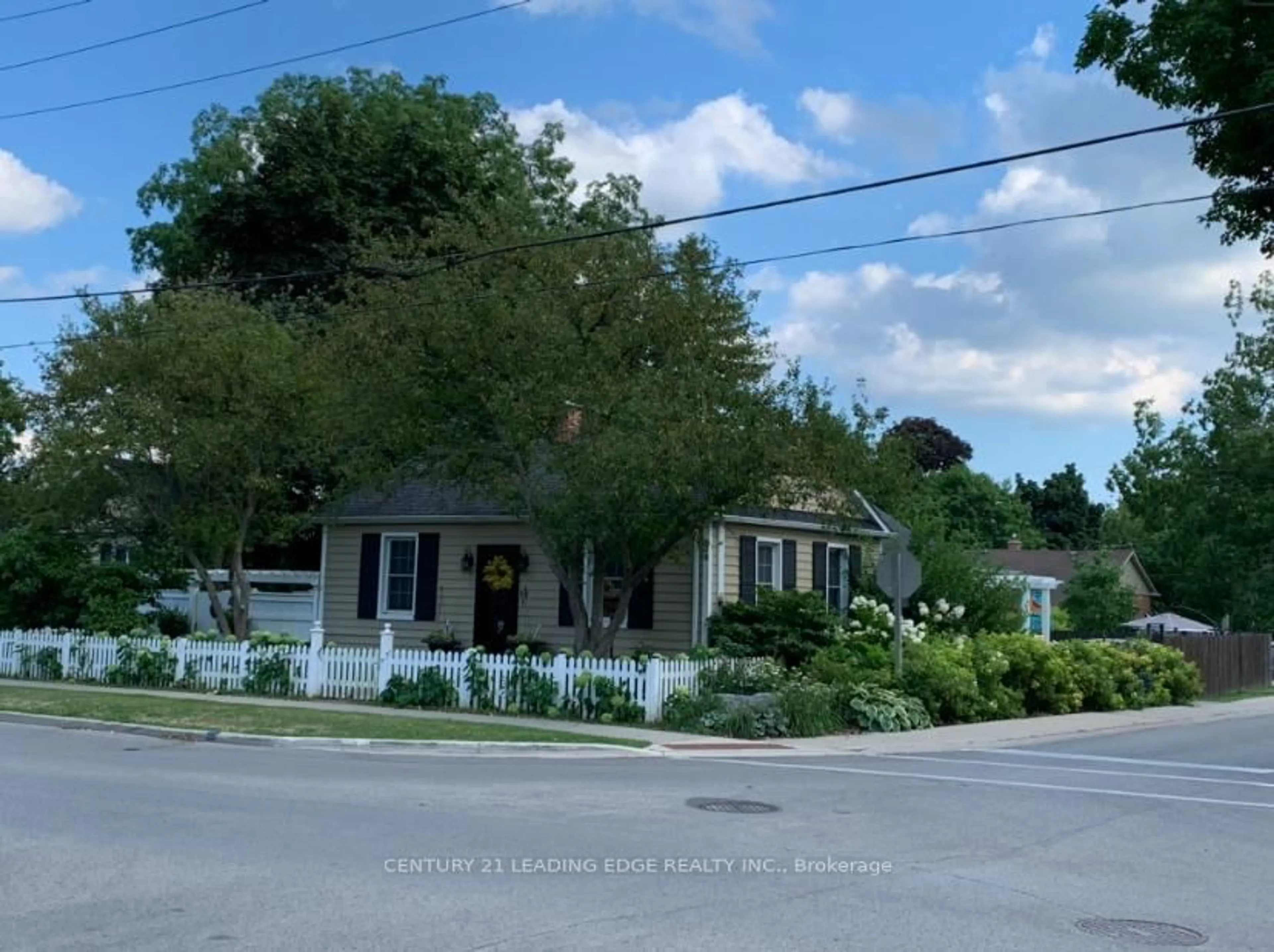 A pic from outside/outdoor area/front of a property/back of a property/a pic from drone, street for 49 Church St, Markham Ontario L3P 2M1