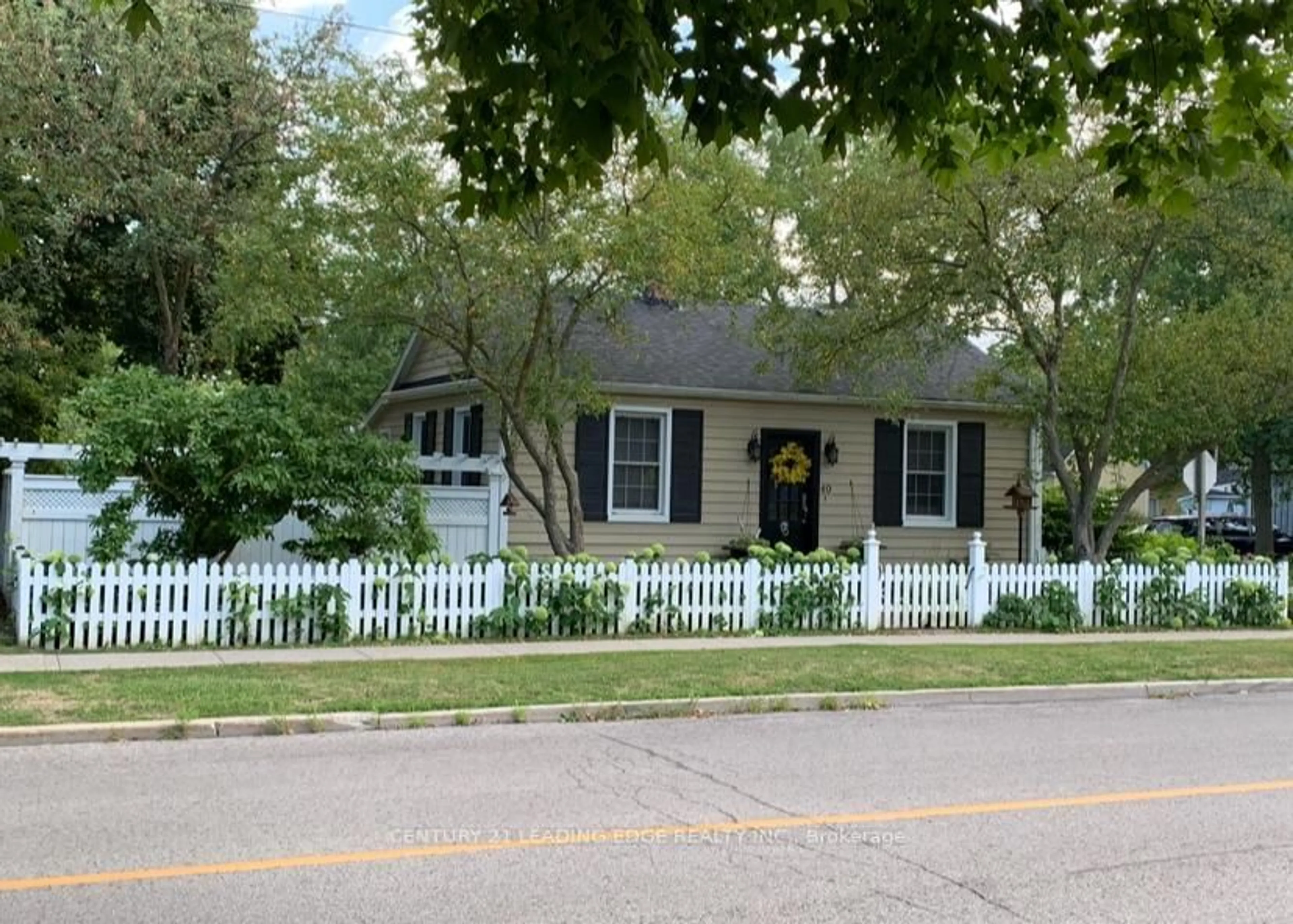 Home with vinyl exterior material, street for 49 Church St, Markham Ontario L3P 2M1