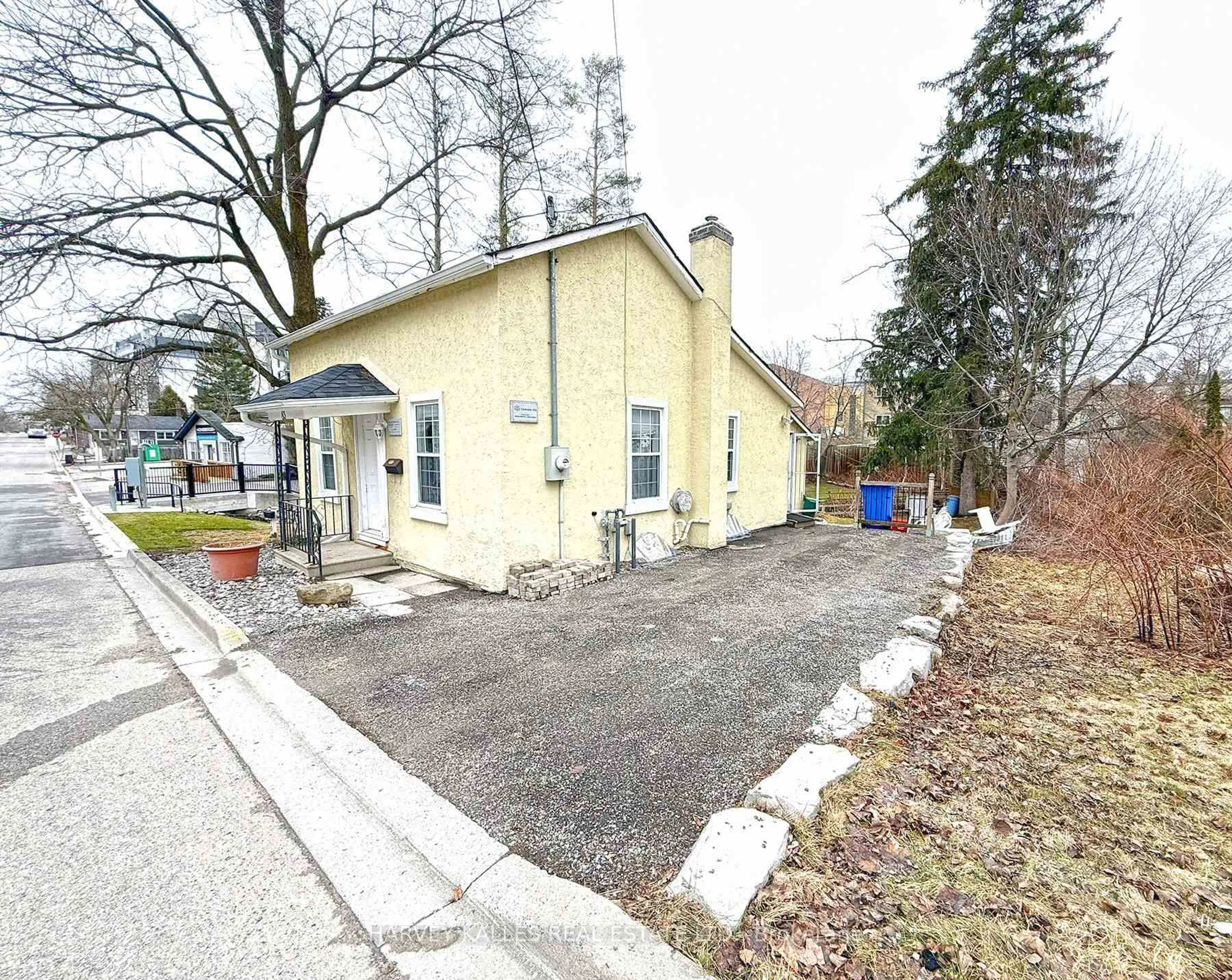 Unknown for 83 Temperance St, Aurora Ontario L4G 2R1