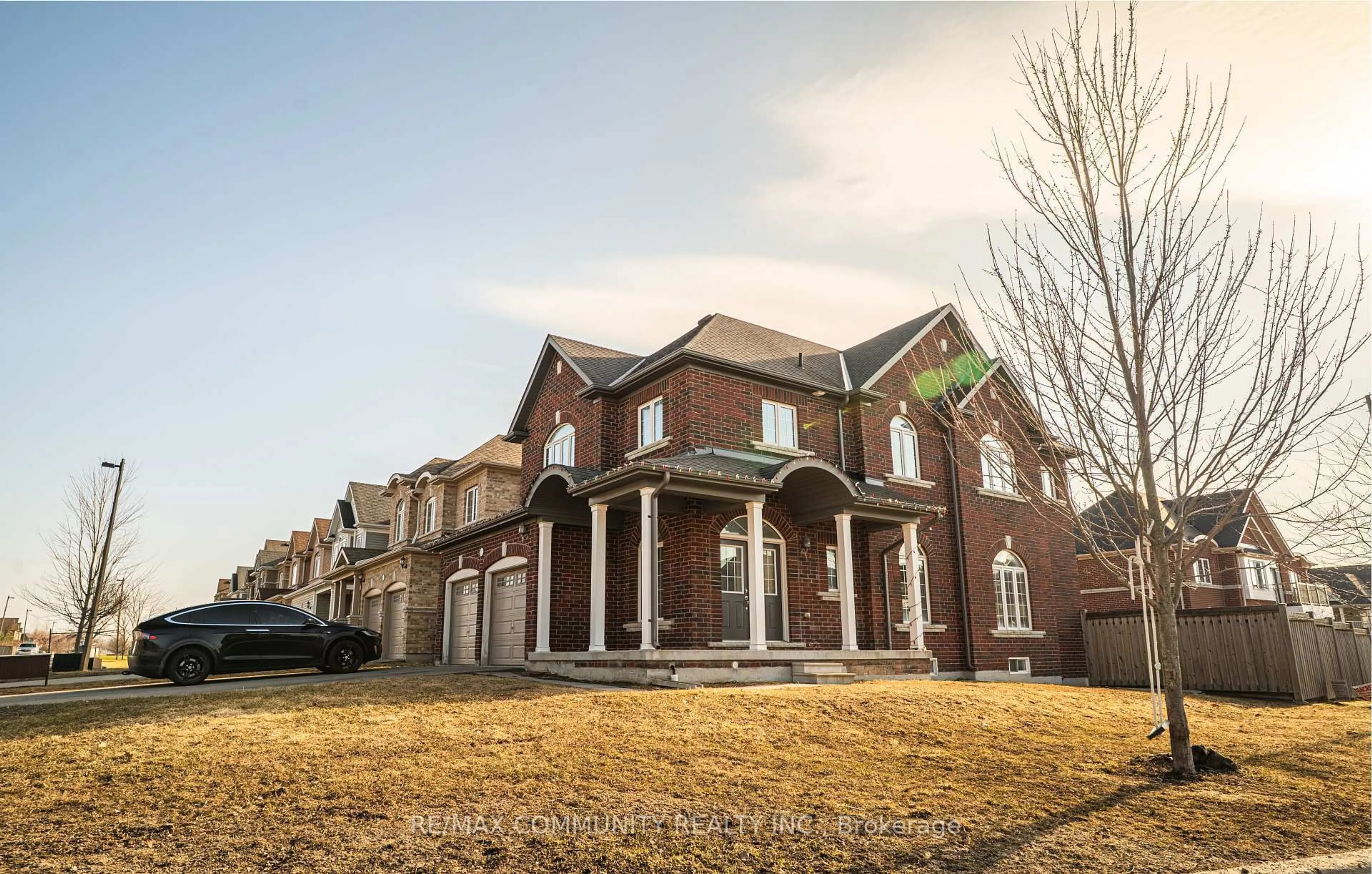 Home with brick exterior material, unknown for 27 Bamburg St, Georgina Ontario L0E 1R0