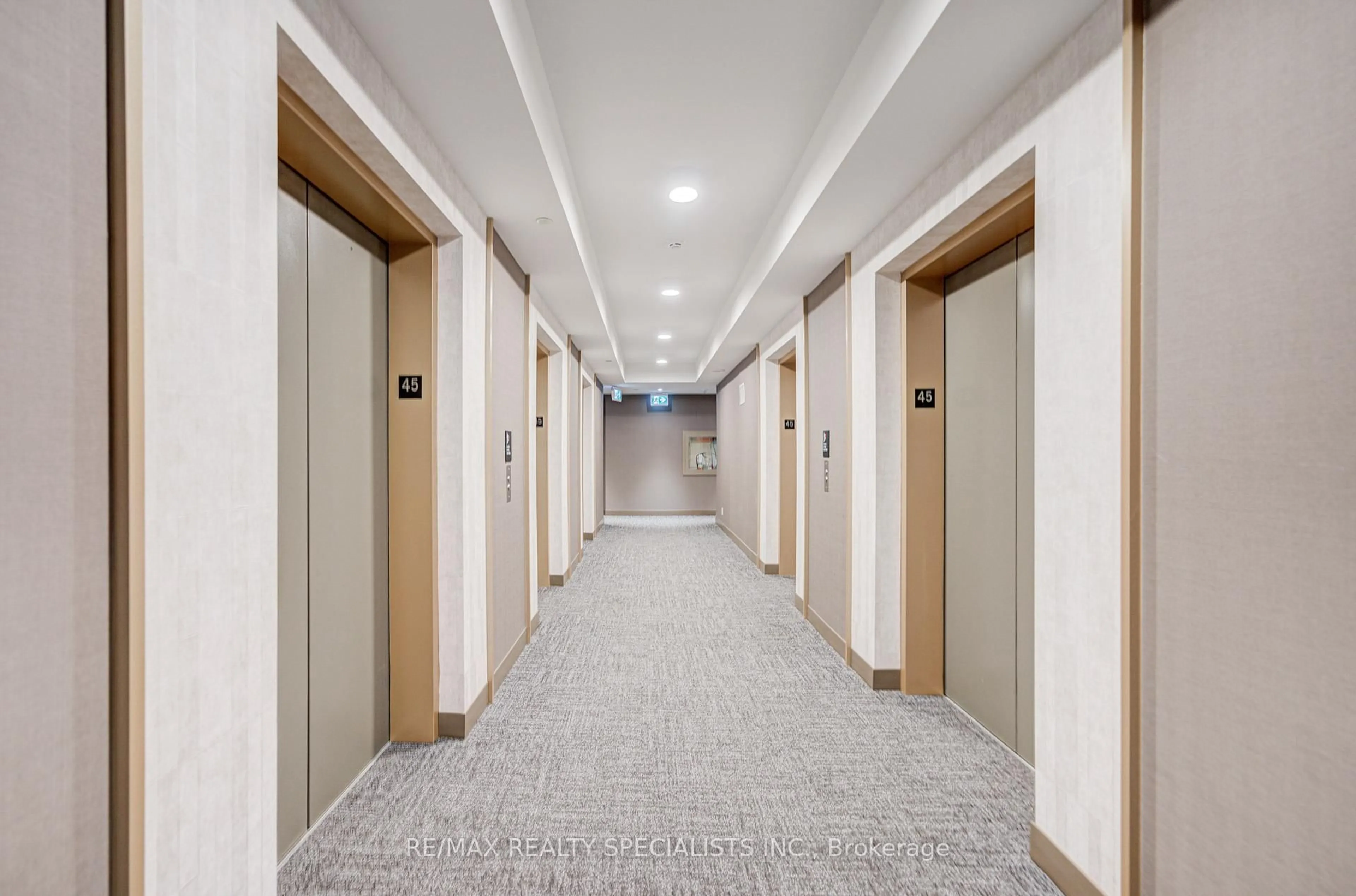 Indoor foyer for 7890 Jane St #4511, Vaughan Ontario L4K 2M7