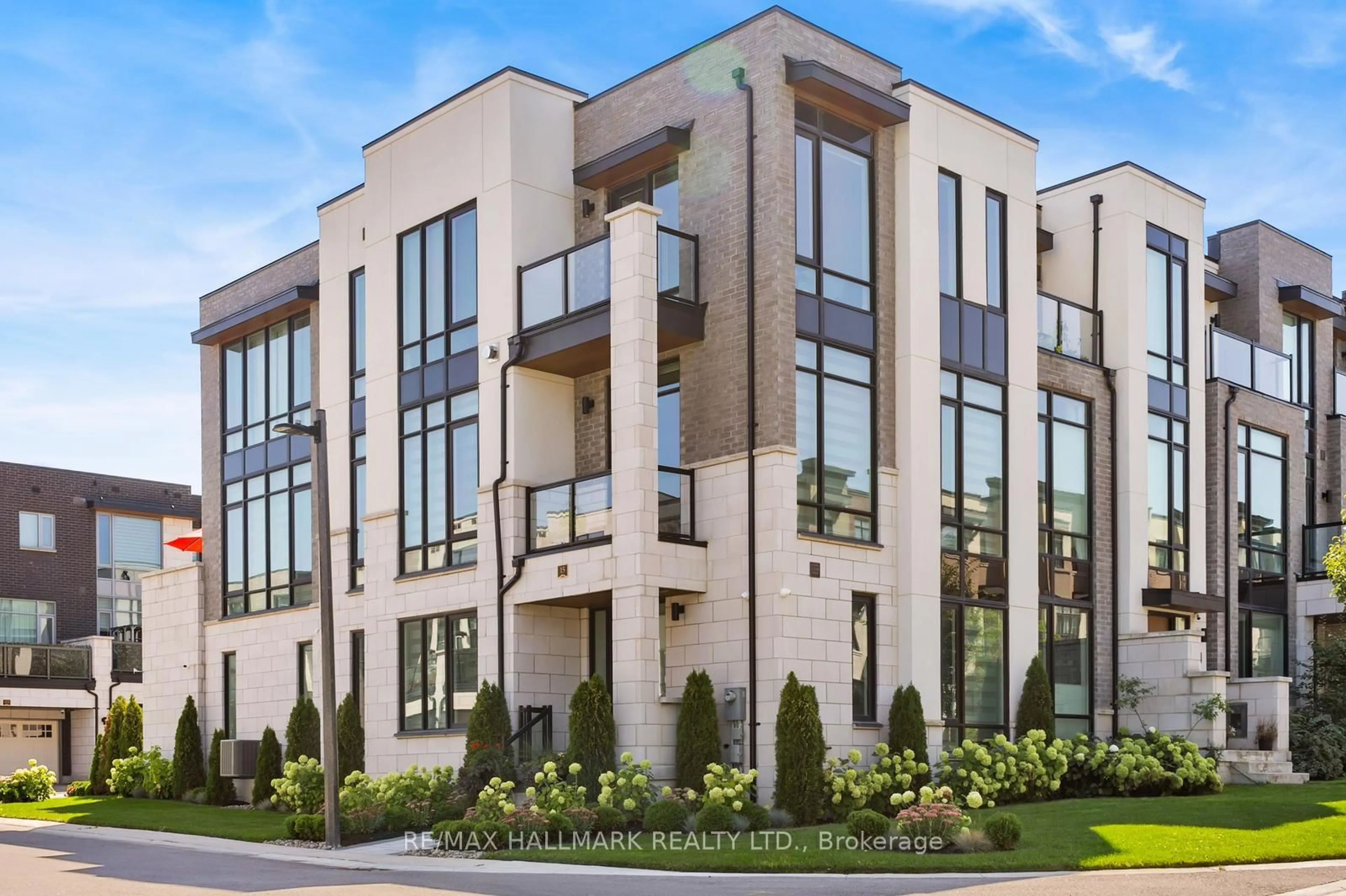 Home with brick exterior material, building for 15 Carrville Woods Circ, Vaughan Ontario L6A 4Z6