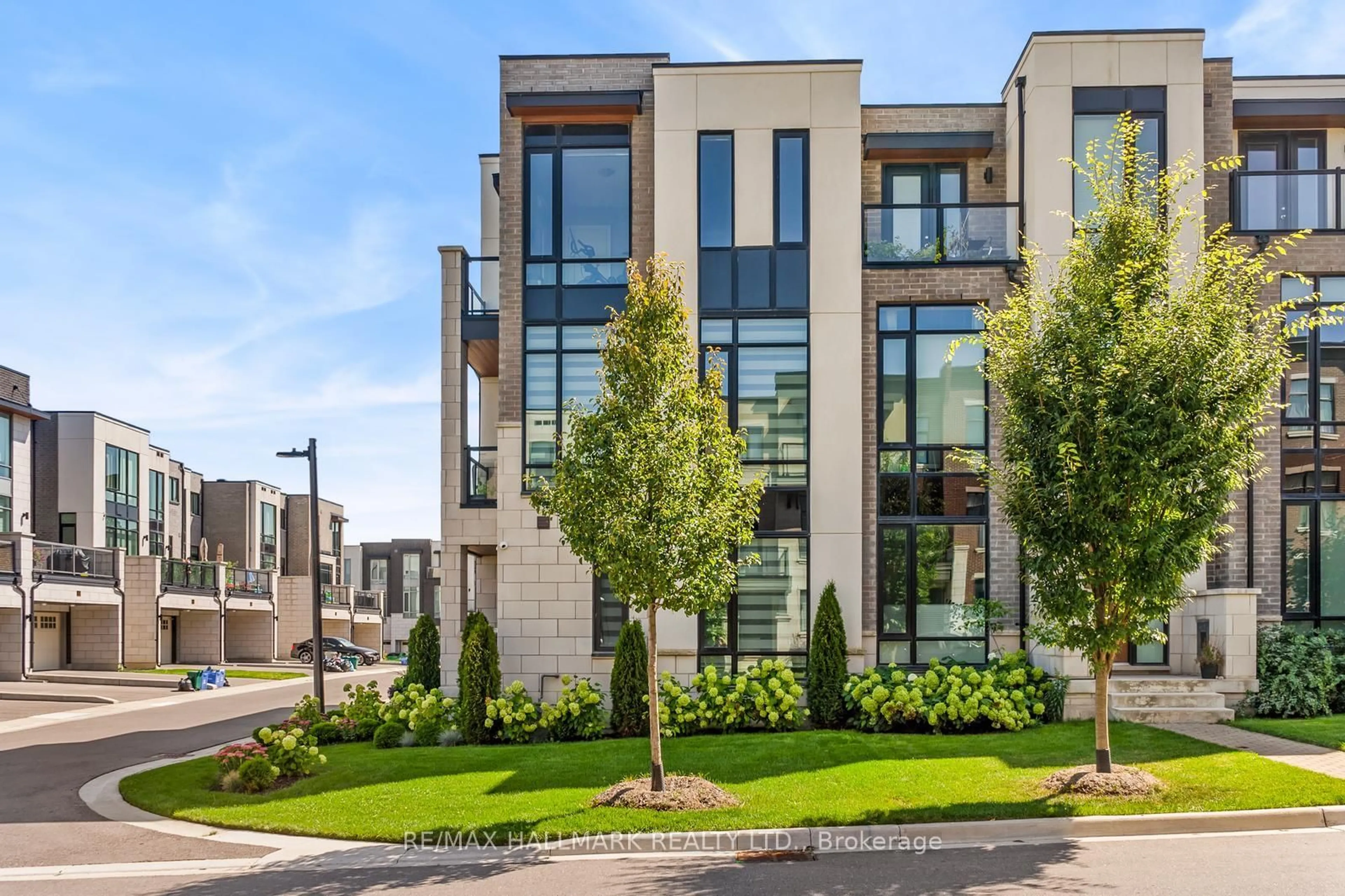 Unknown for 15 Carrville Woods Circ, Vaughan Ontario L6A 4Z6