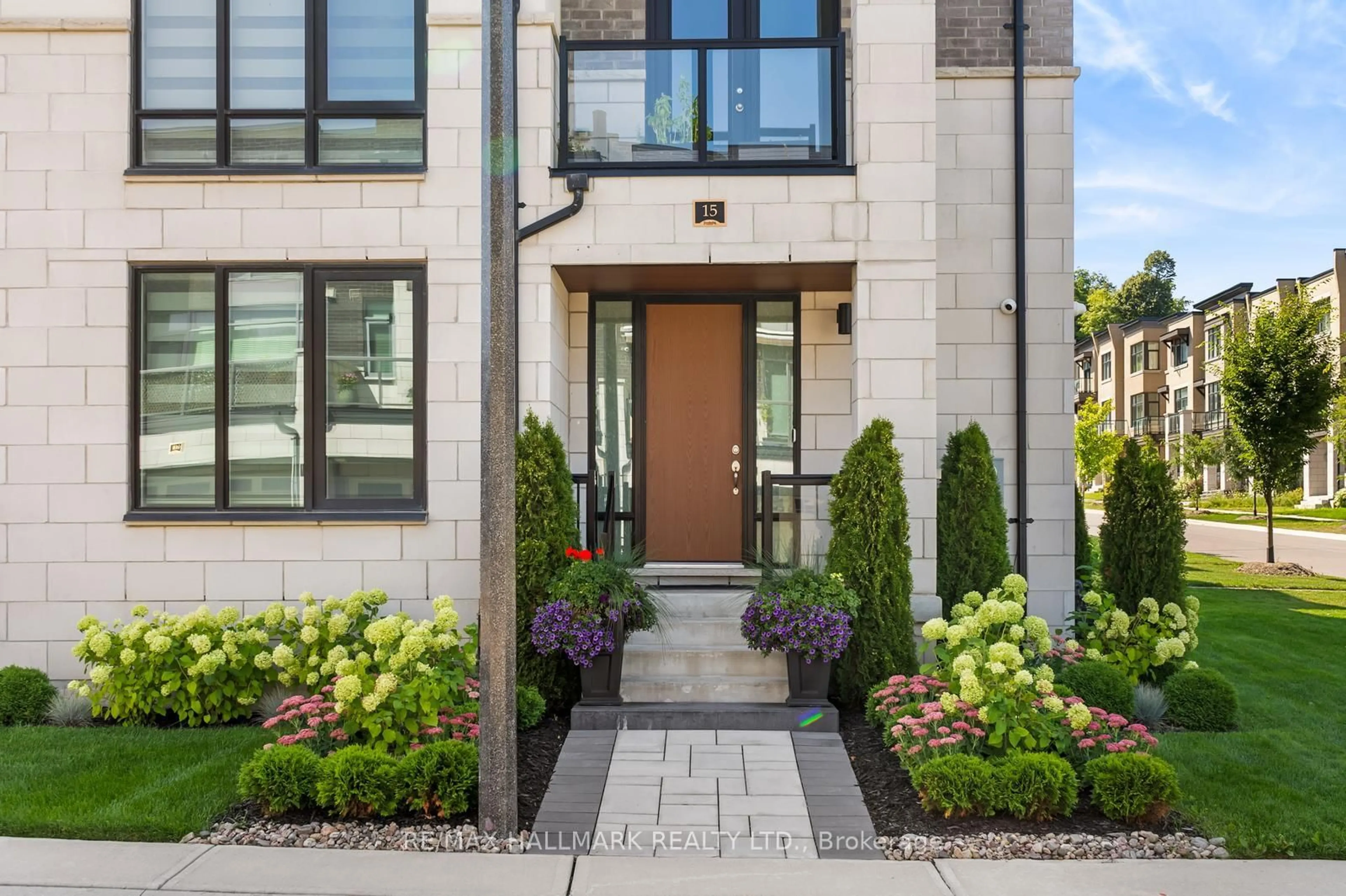 Home with brick exterior material, street for 15 Carrville Woods Circ, Vaughan Ontario L6A 4Z6