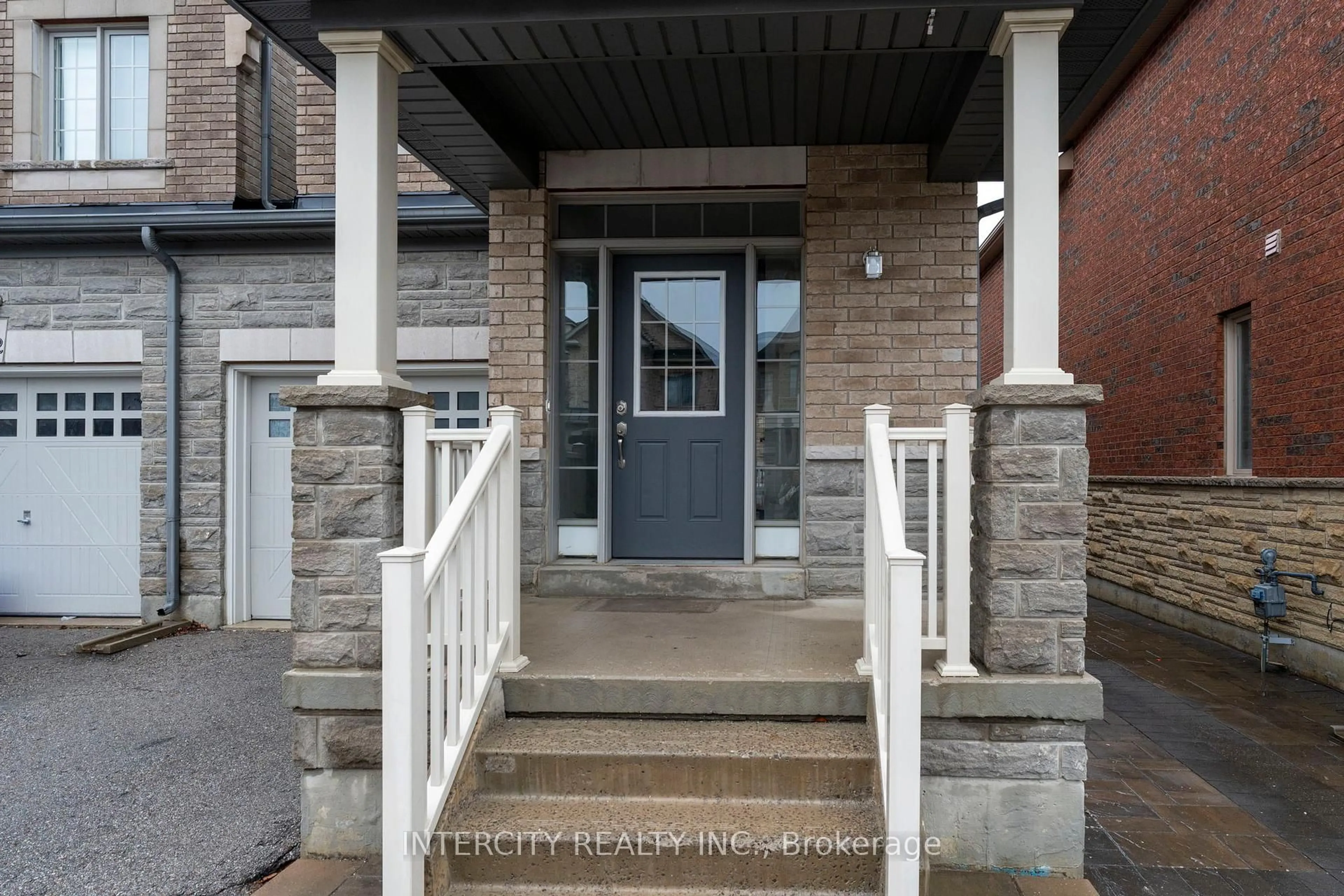 Indoor entryway for 34 Alexie Way, Vaughan Ontario L4H 3V3