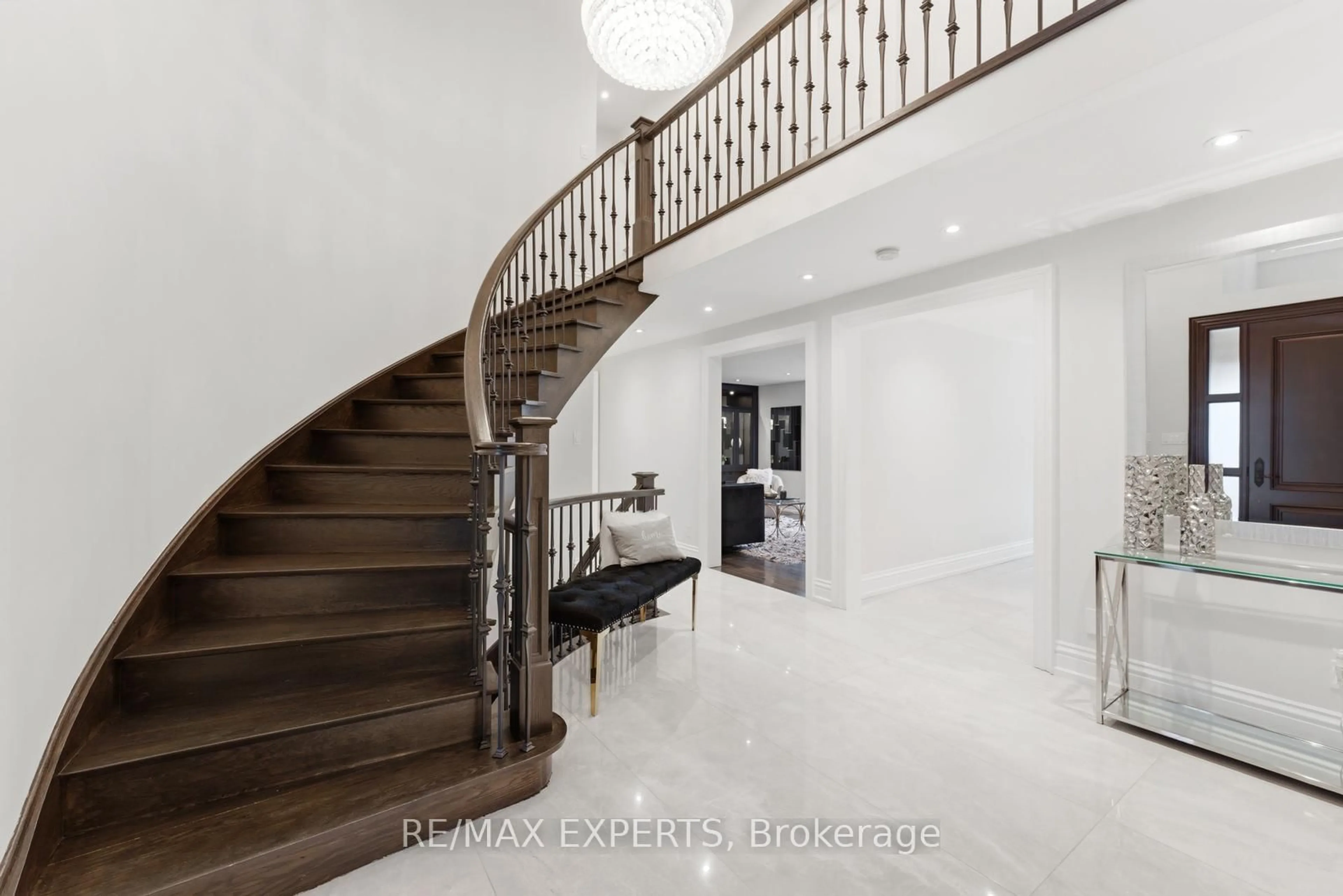 Unknown for 102 Kiloran Ave, Vaughan Ontario L4L 3A8