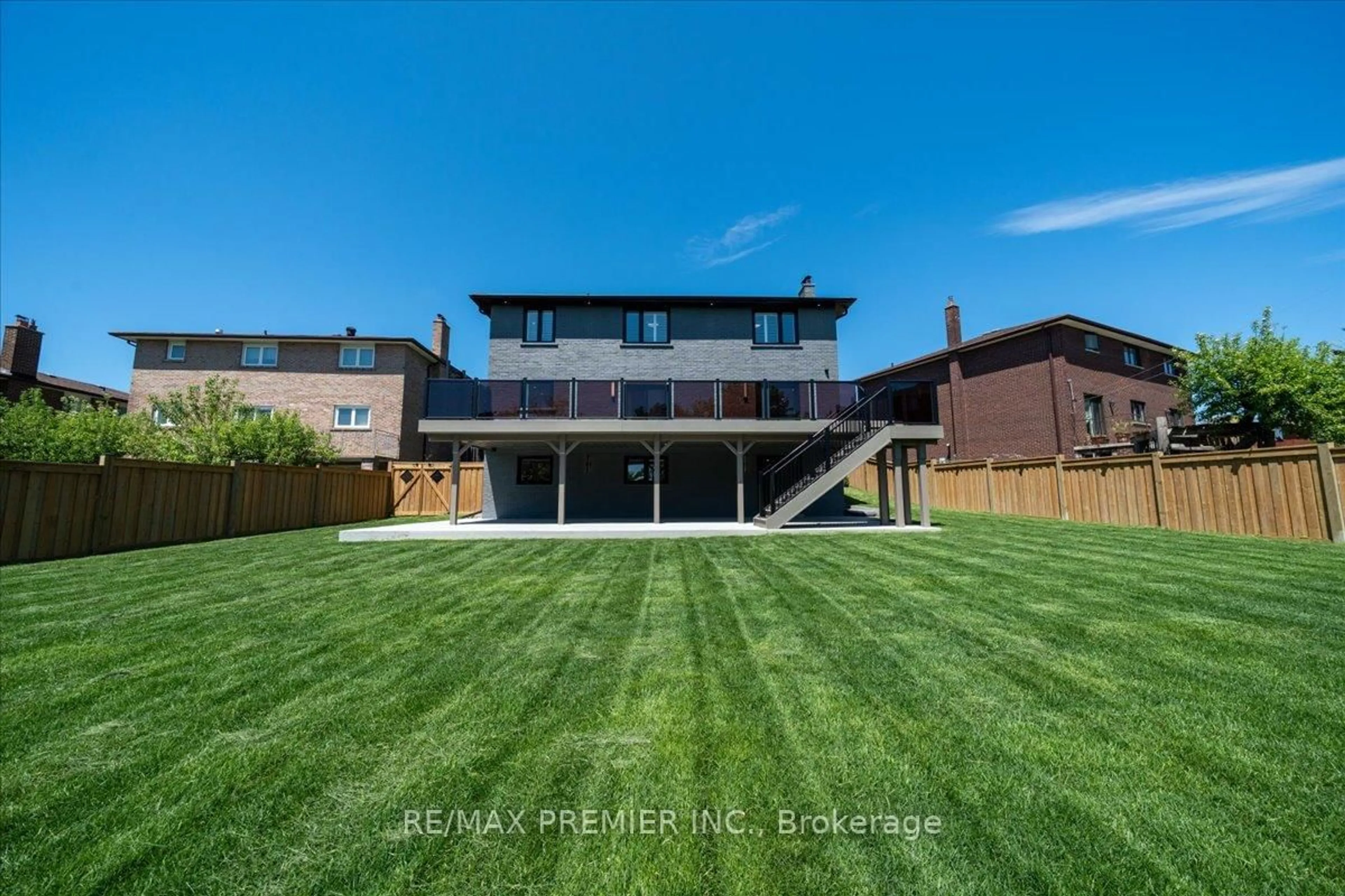 A pic from outside/outdoor area/front of a property/back of a property/a pic from drone, unknown for 157 Jeanne Dr, Vaughan Ontario L4L 1X8