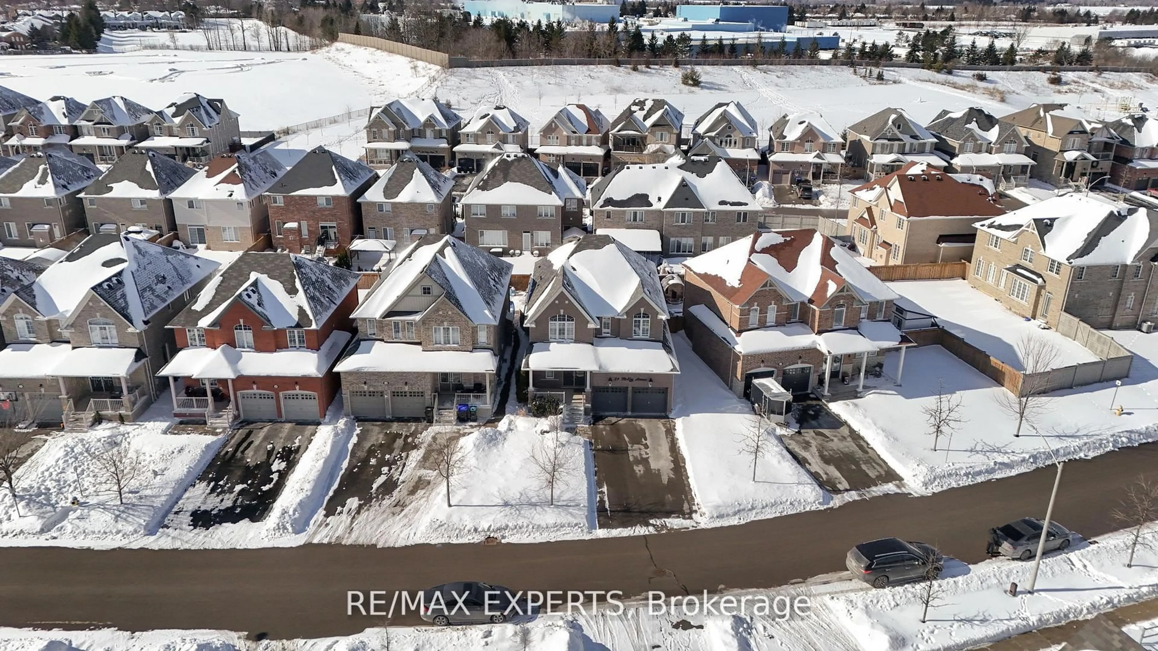 A pic from outside/outdoor area/front of a property/back of a property/a pic from drone, street for 24 Mckay Ave, New Tecumseth Ontario L0G 1W0