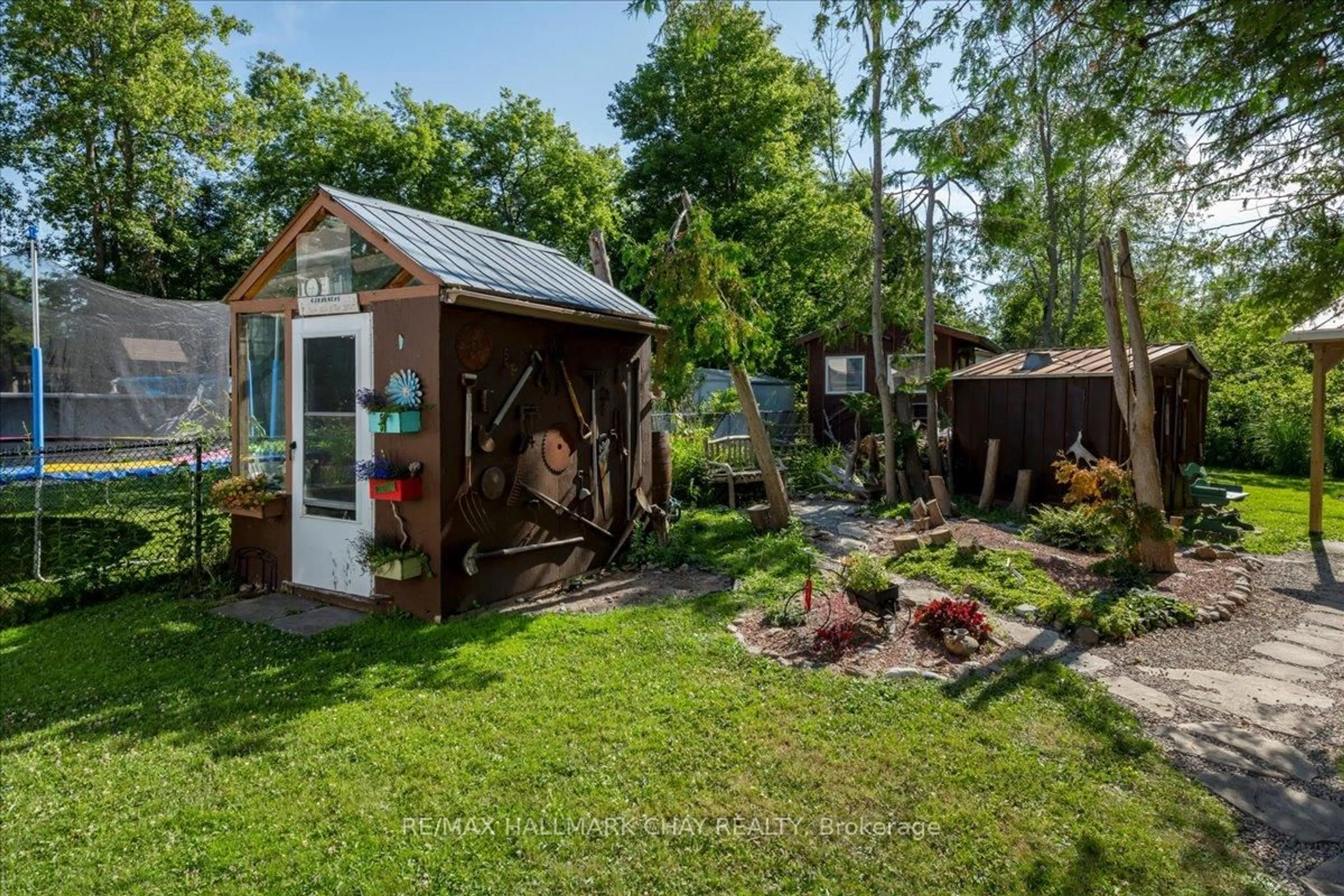 Shed for 930 Gilmore Ave, Innisfil Ontario L0L 1W0