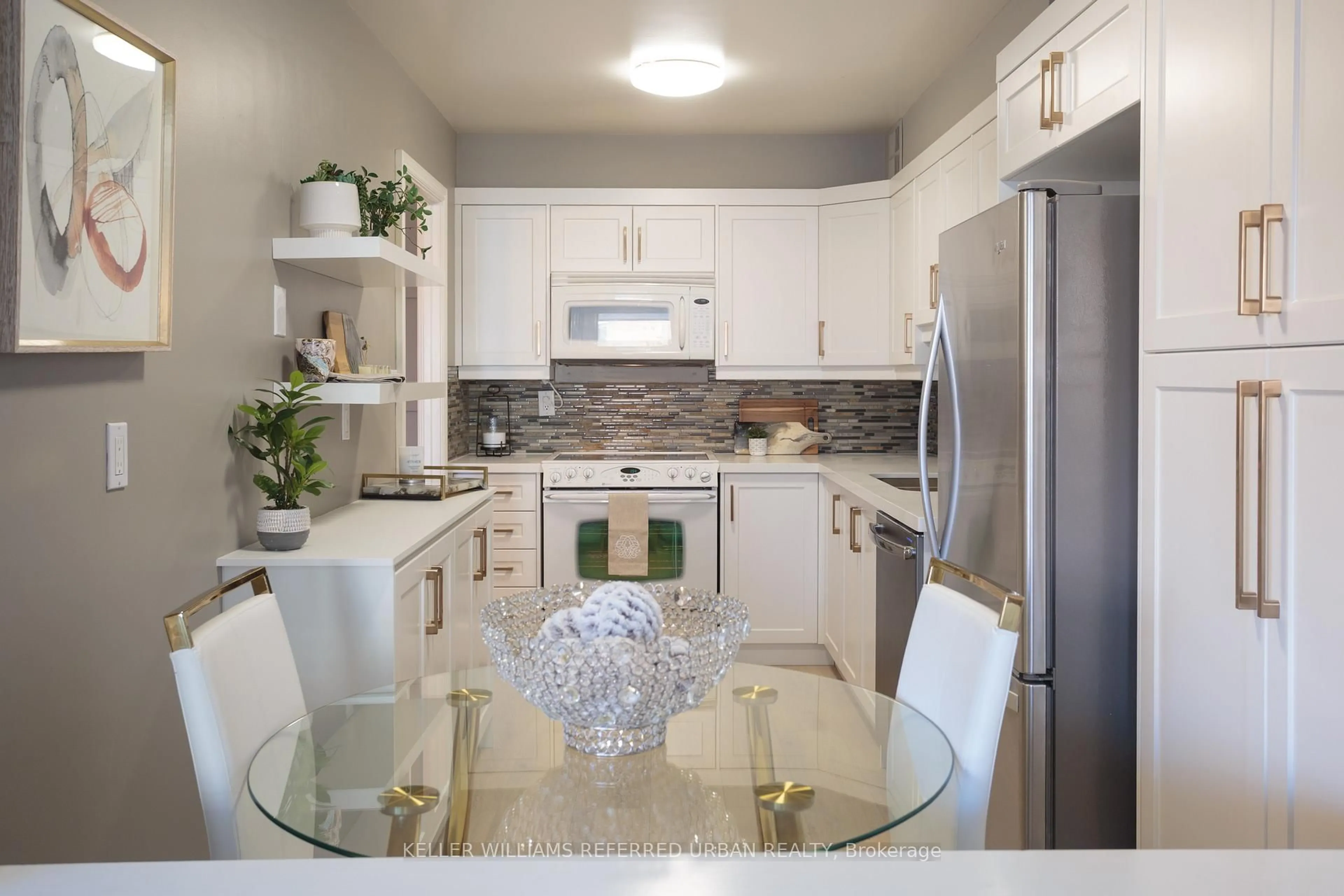 Open concept kitchen, ceramic/tile floor for 70 Baif Blvd #605, Richmond Hill Ontario L4C 5L2