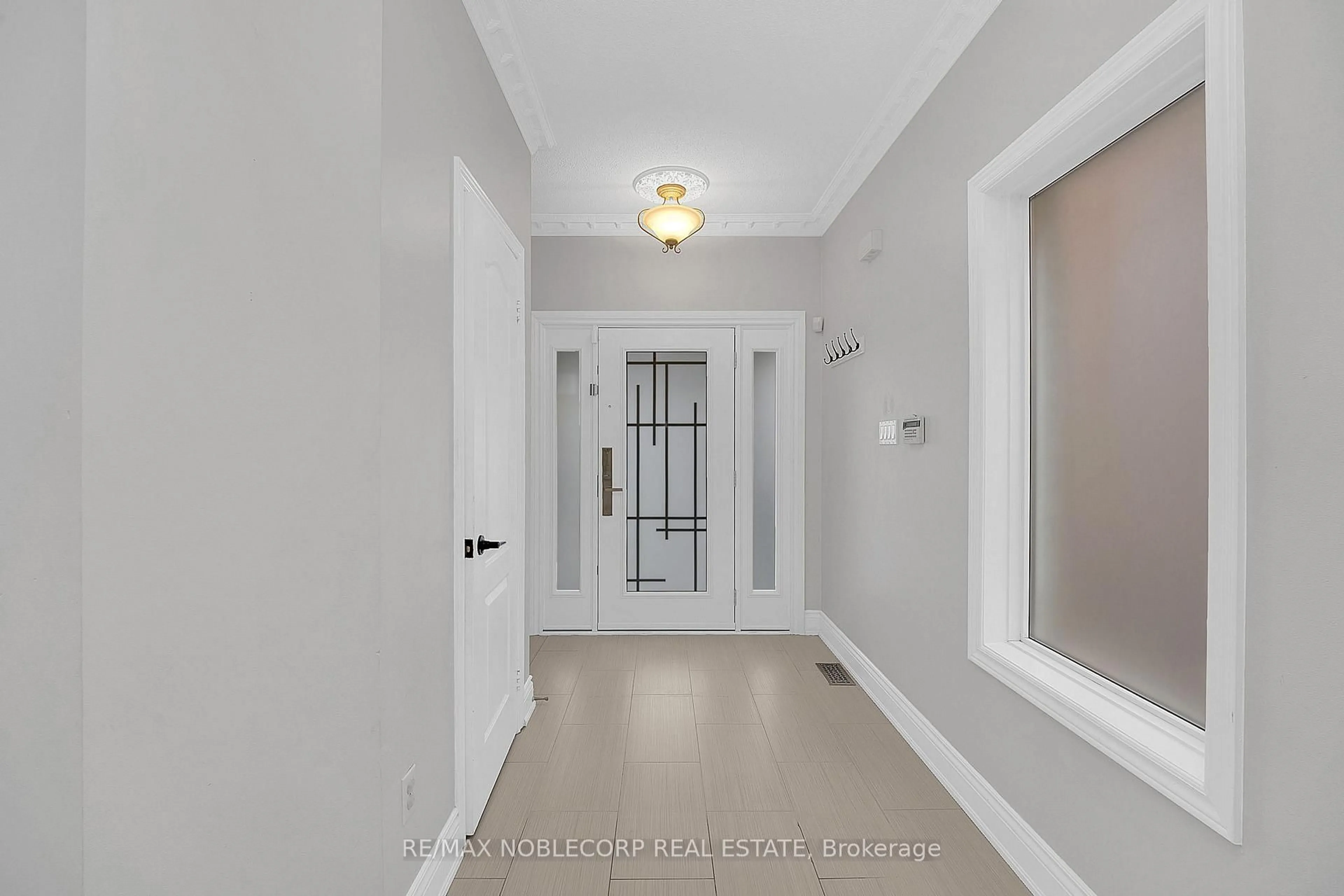Indoor entryway for 92 Water Garden Lane, Vaughan Ontario L4H 1N5