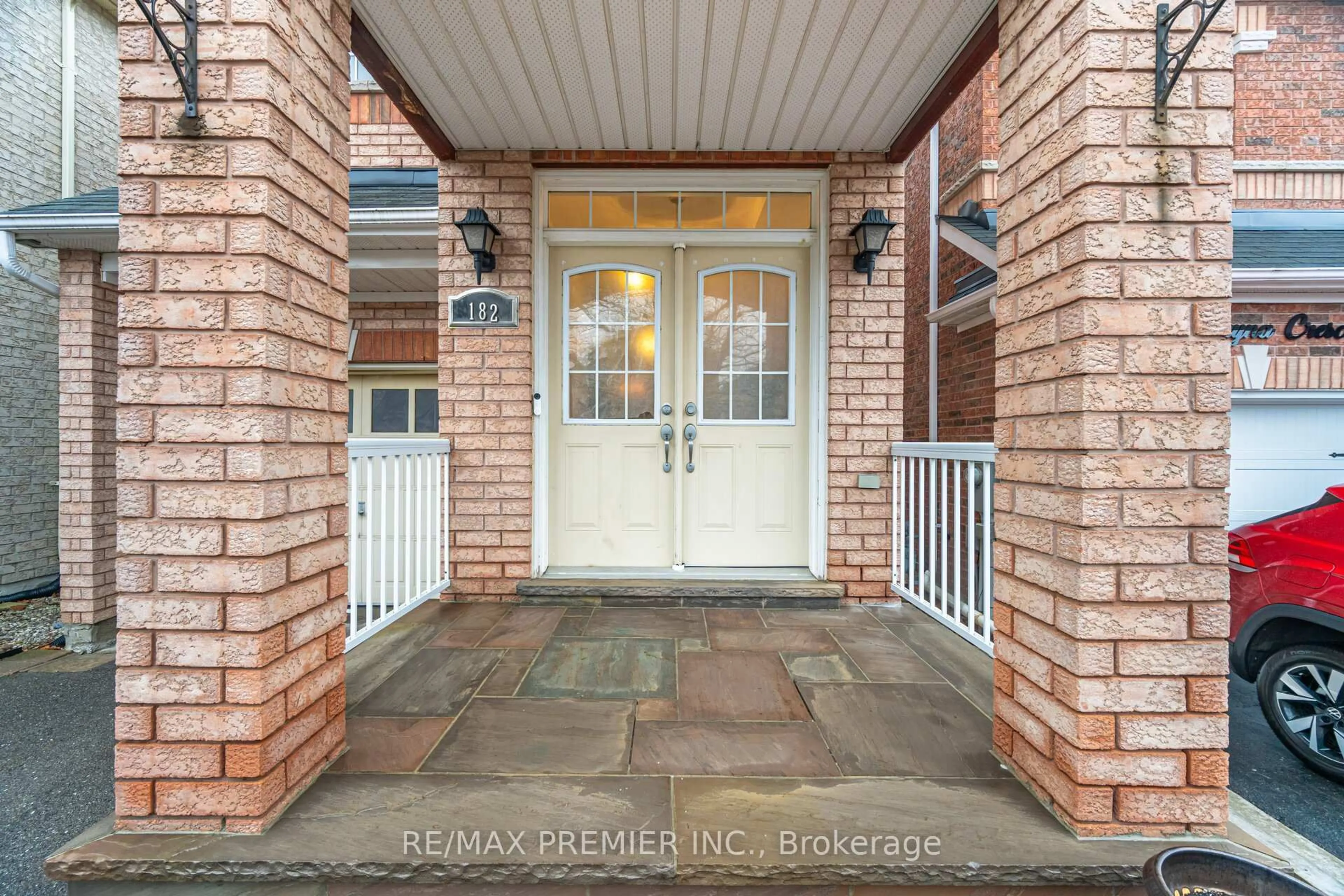 Indoor entryway for 182 Chayna Cres, Vaughan Ontario L6A 0L7