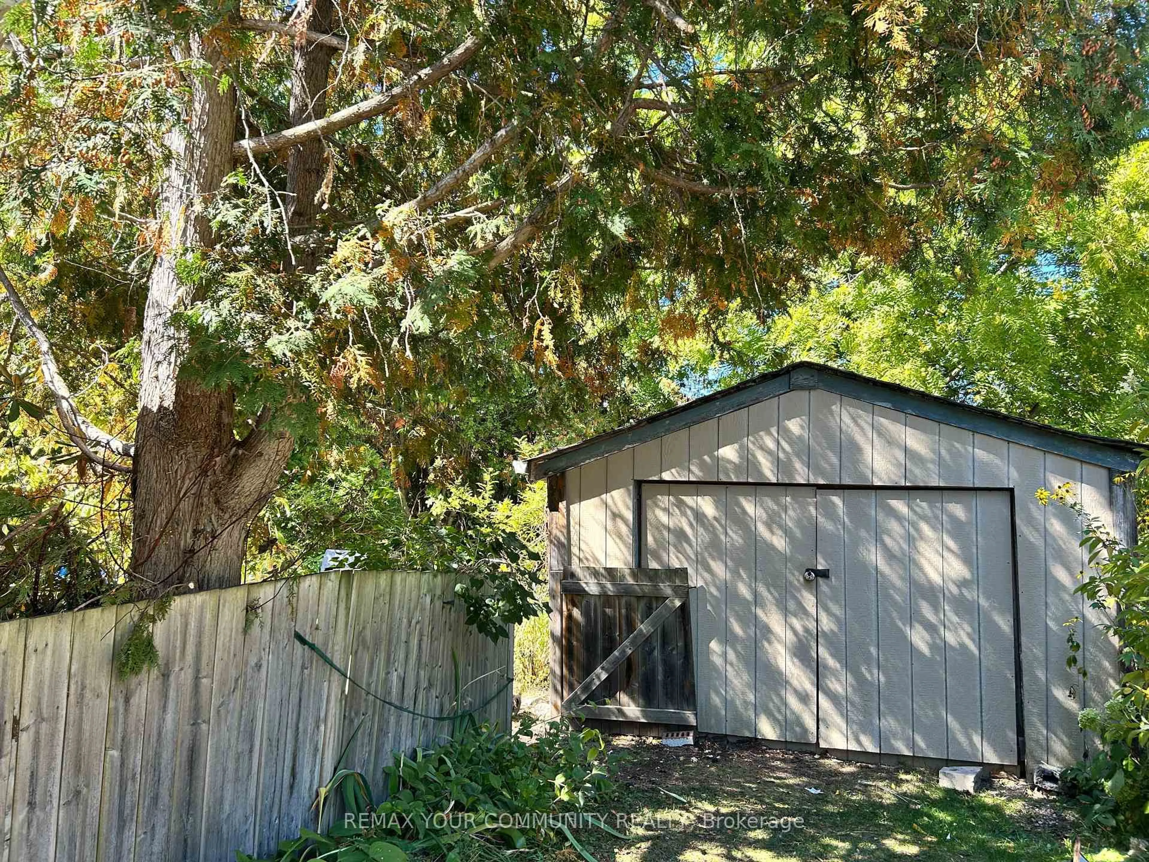 Shed for 66 Bradford St, East Gwillimbury Ontario L9N 1G6