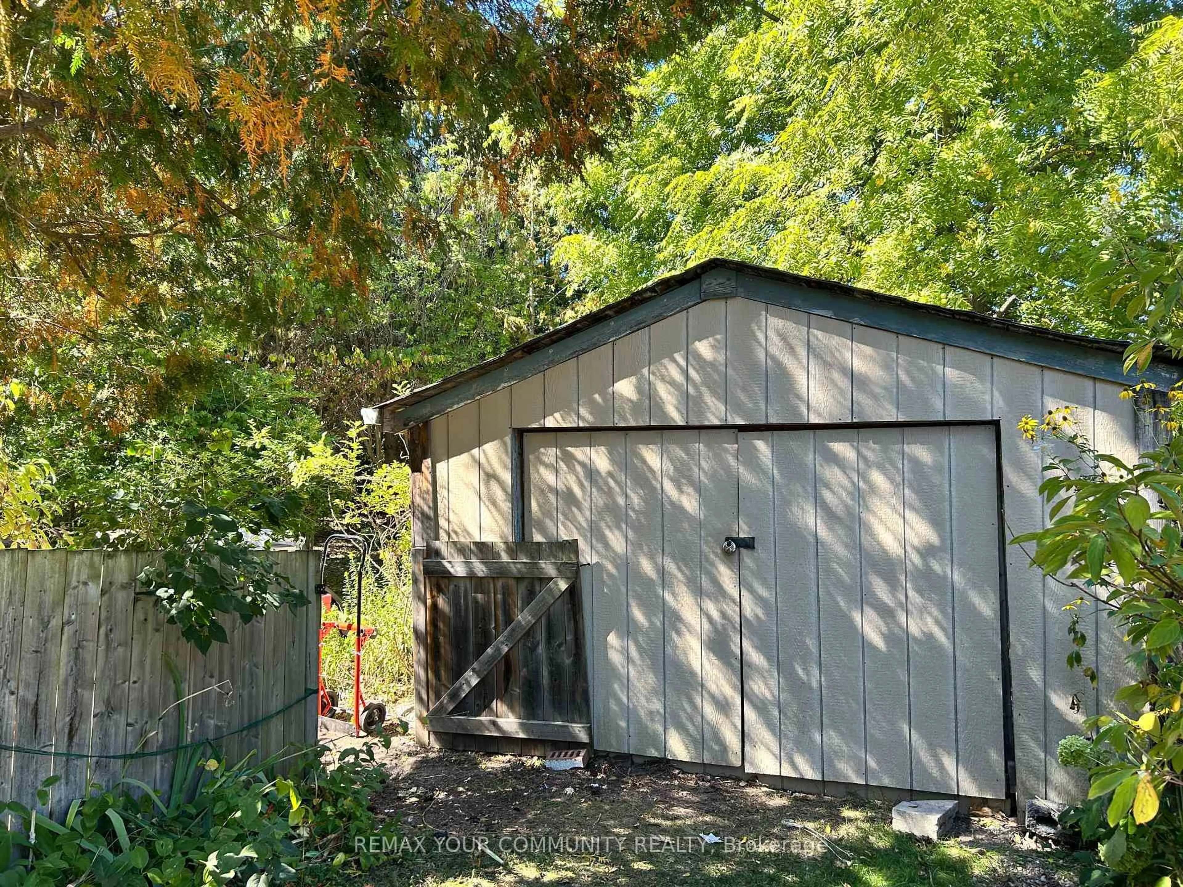 Shed for 66 Bradford St, East Gwillimbury Ontario L9N 1G6