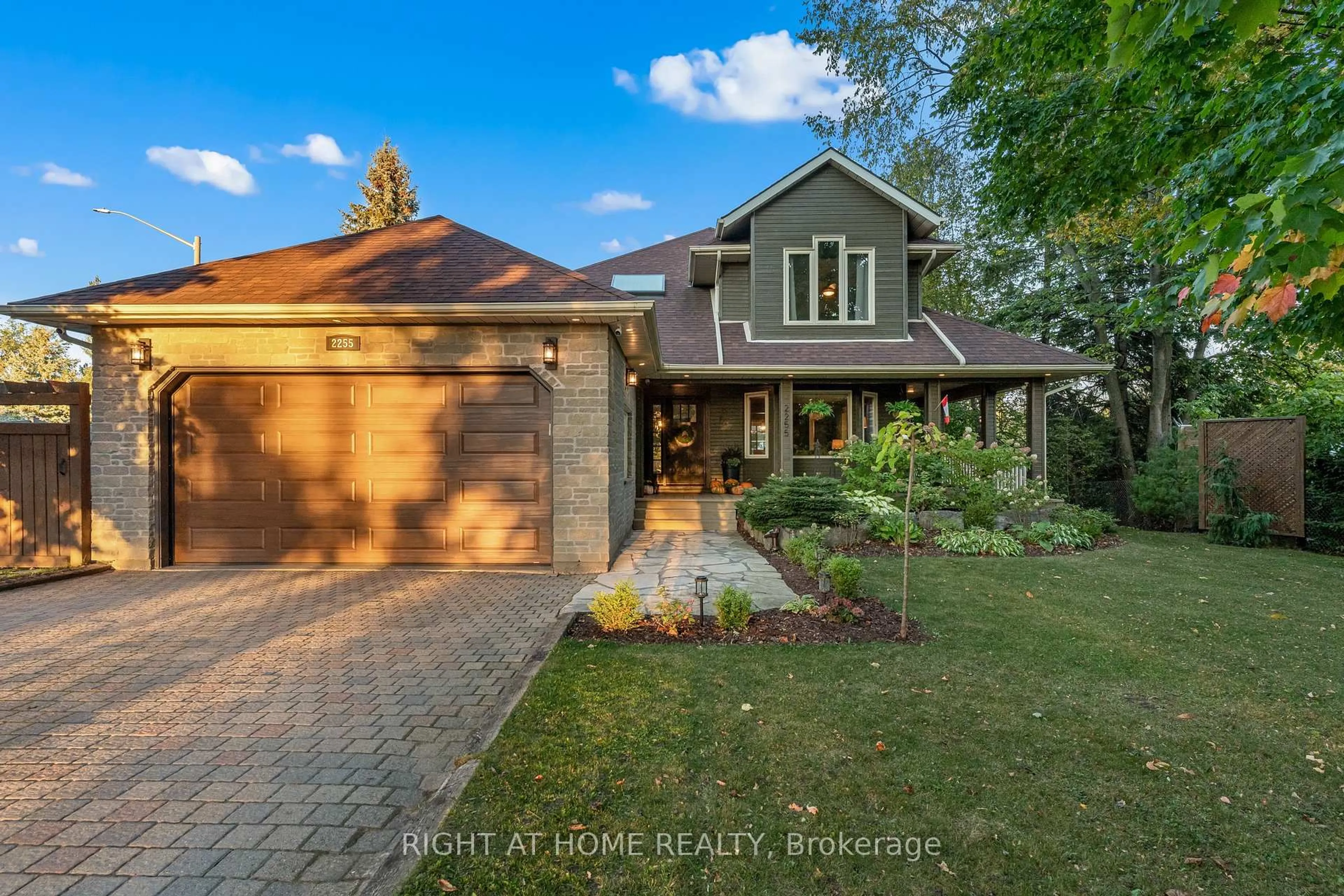 Home with brick exterior material, street for 2255 Douglas Ave, Innisfil Ontario L9S 2C5