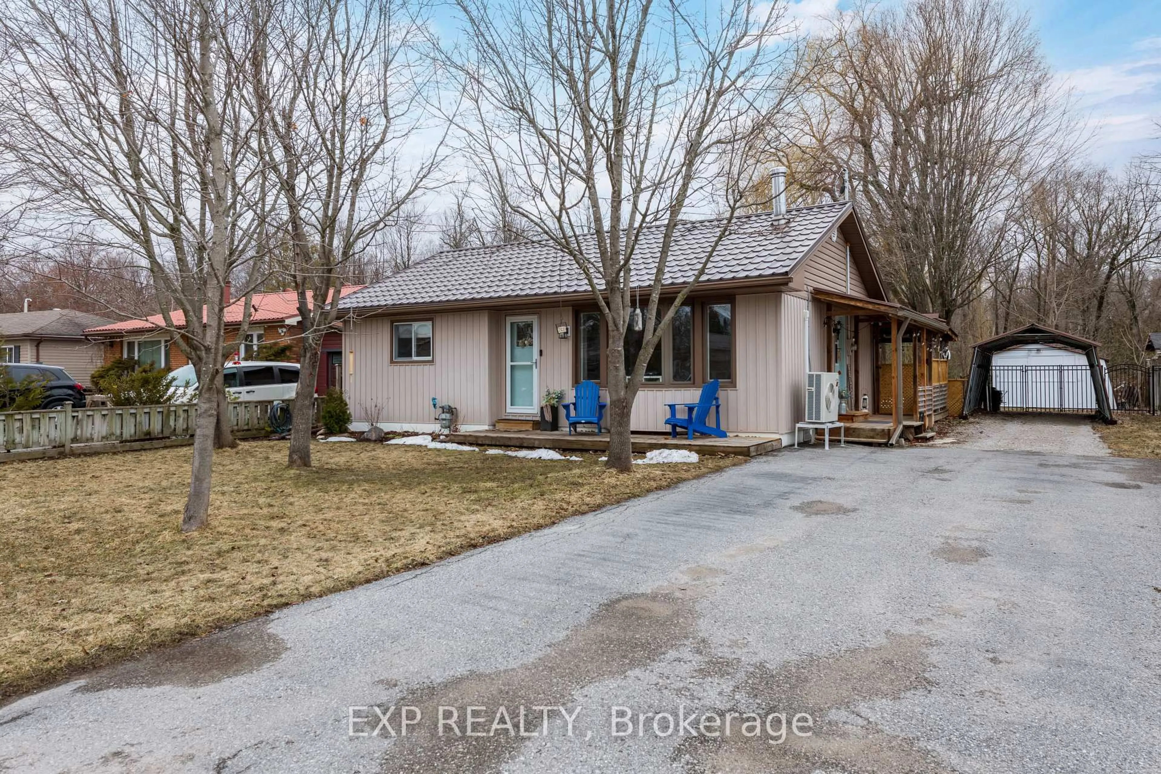 A pic from outside/outdoor area/front of a property/back of a property/a pic from drone, street for 678 Rose Lane, Innisfil Ontario L9S 2H5