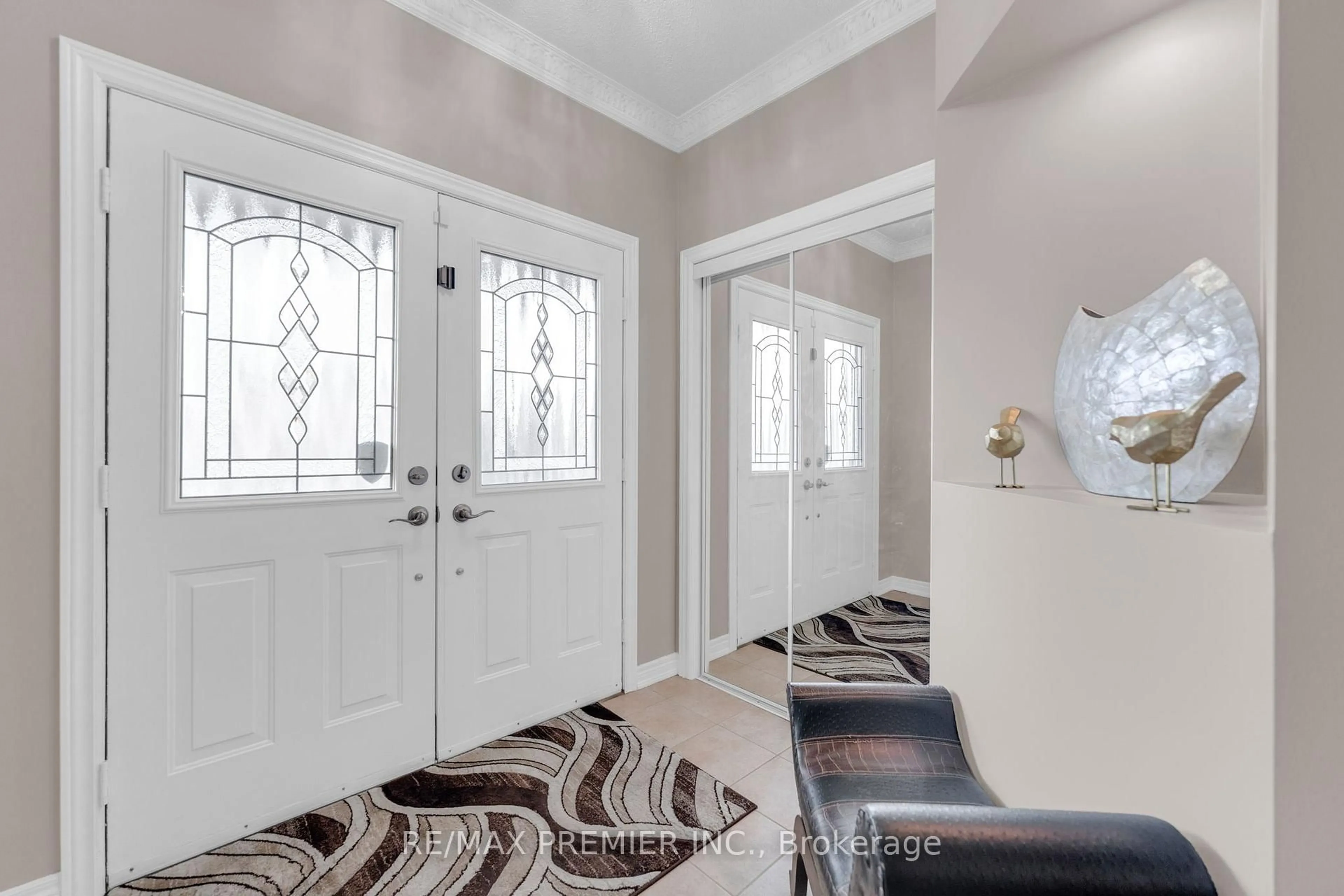Indoor entryway for 9 Oland Dr, Vaughan Ontario L4H 2H3