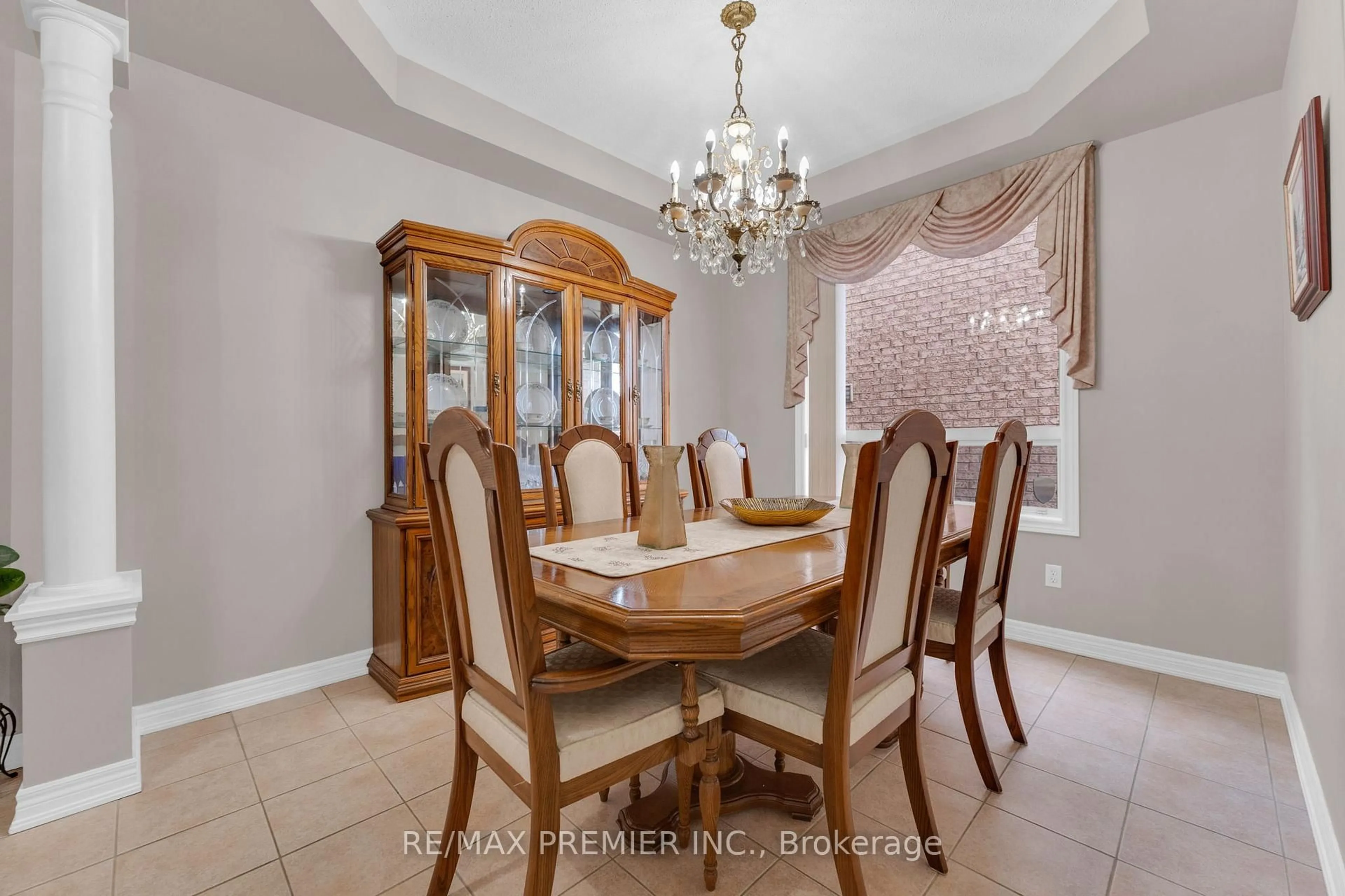 Dining room, ceramic/tile floor for 9 Oland Dr, Vaughan Ontario L4H 2H3