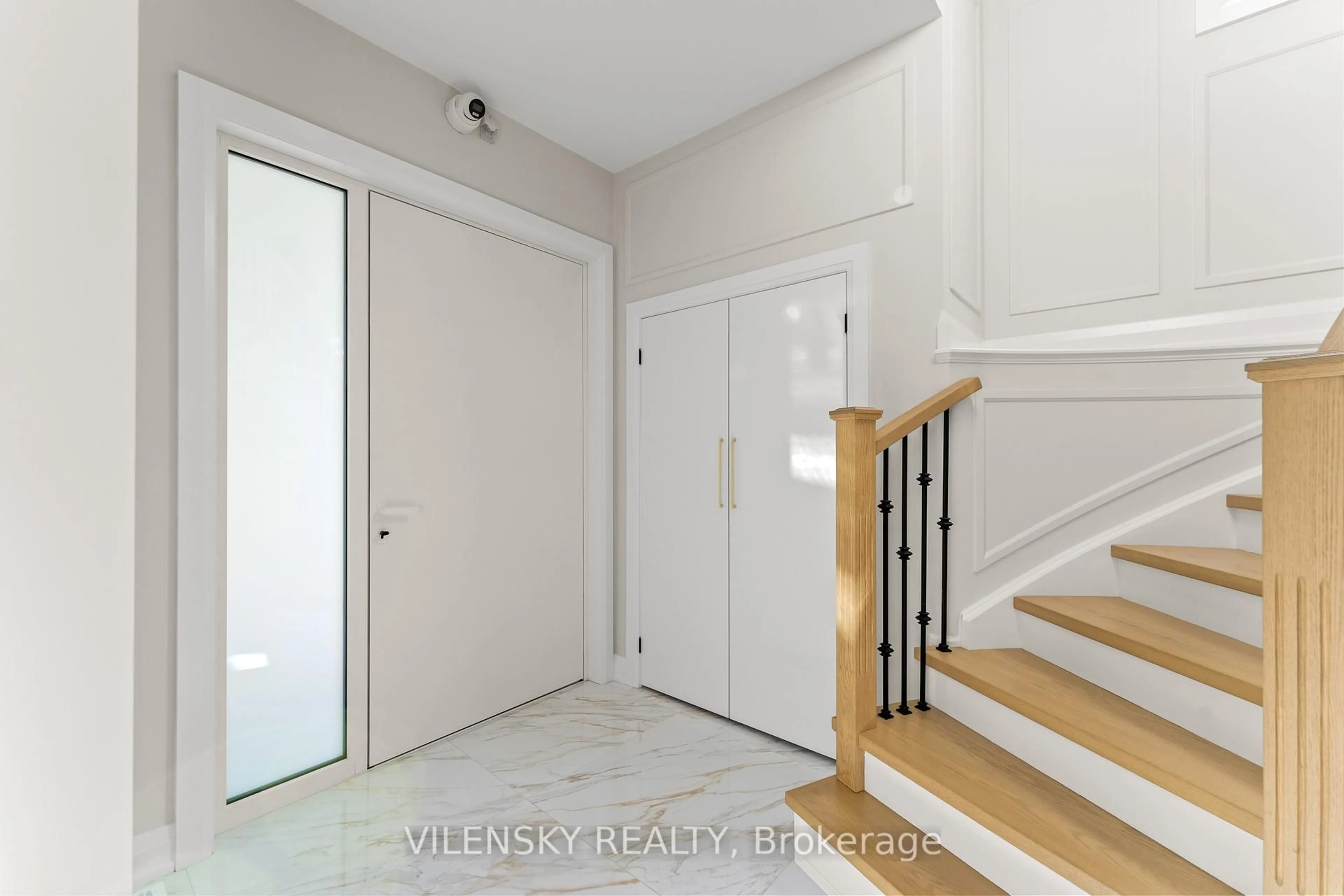 Indoor entryway for 68 Alex Black St, Vaughan Ontario L6A 0V5