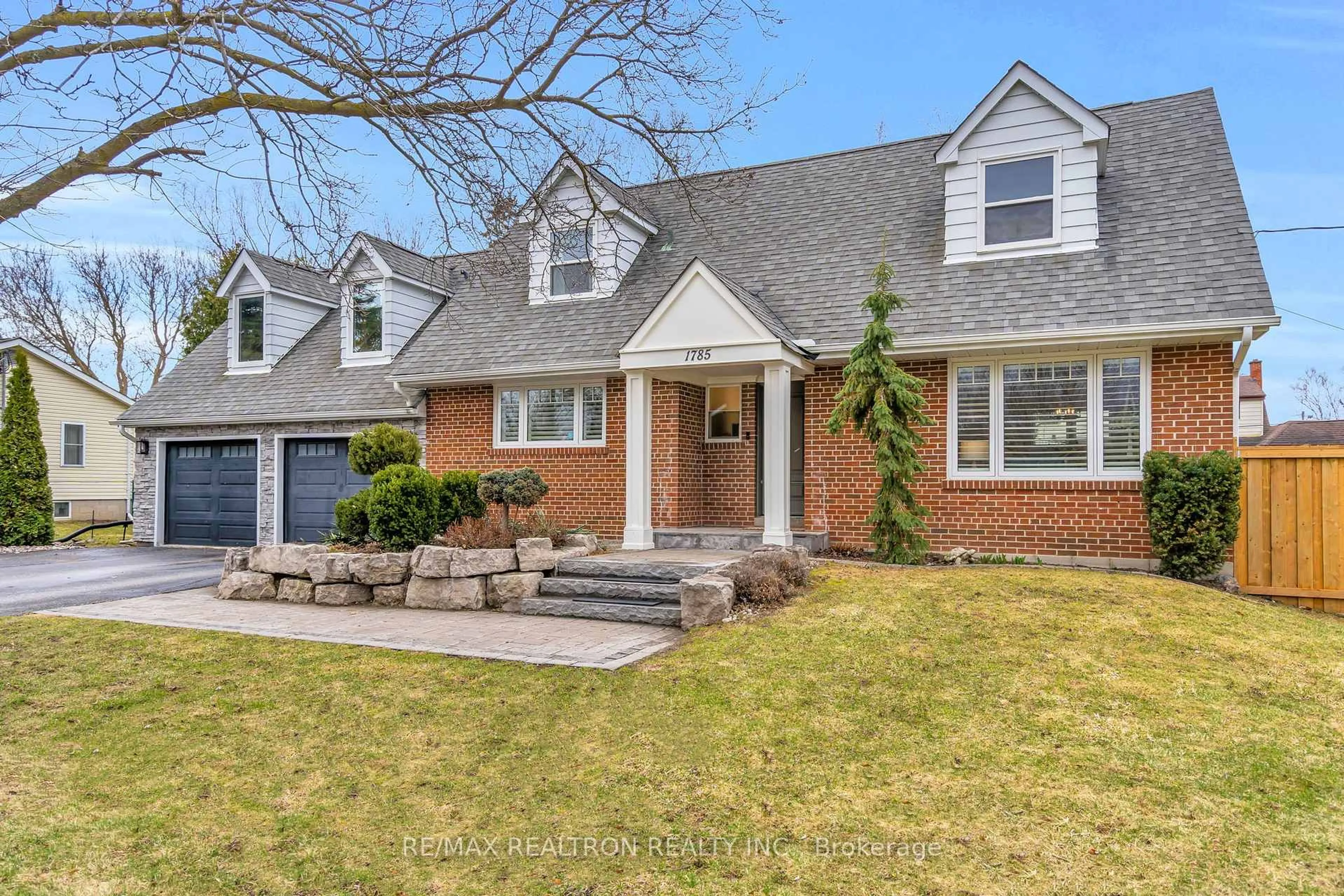 Home with brick exterior material, street for 1785 Mount Albert Rd, East Gwillimbury Ontario L0G 1V0