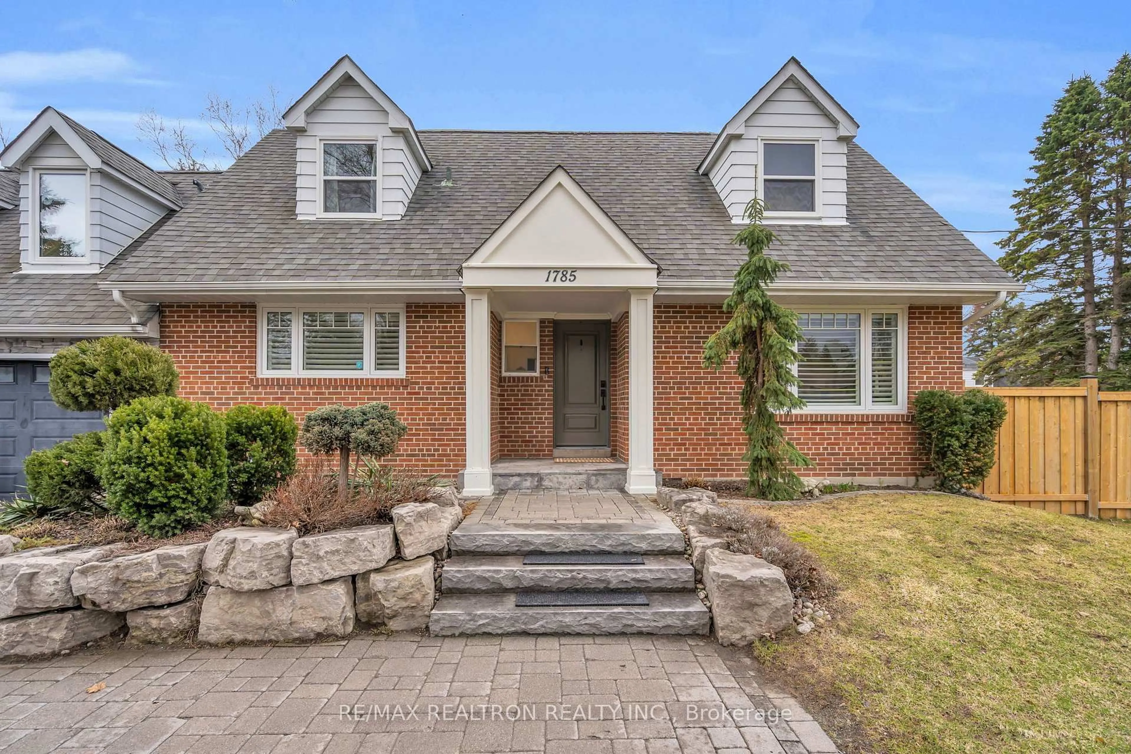 Home with brick exterior material, street for 1785 Mount Albert Rd, East Gwillimbury Ontario L0G 1V0