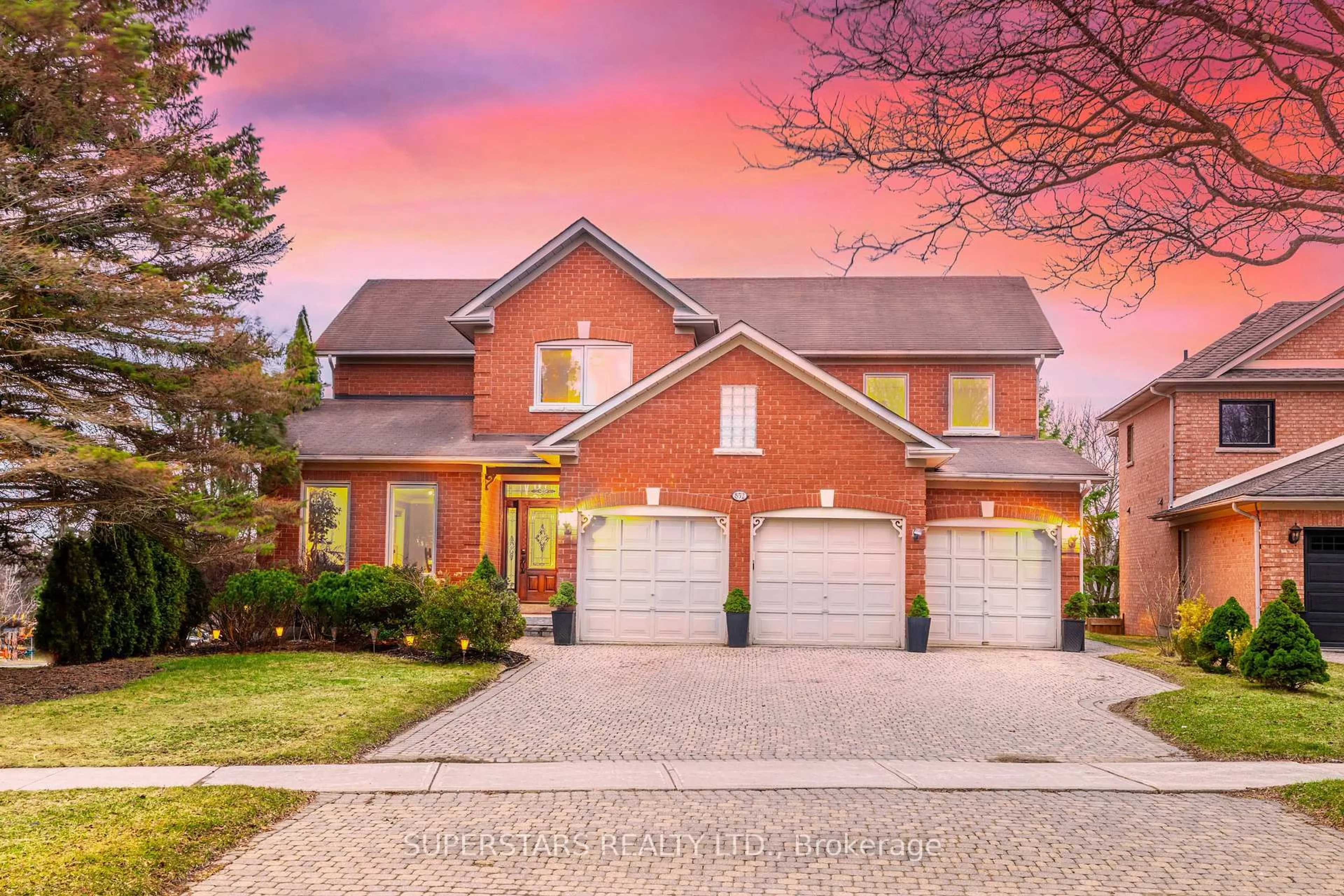 Home with brick exterior material, street for 852 Norwick Rd, Newmarket Ontario L3X 1K8