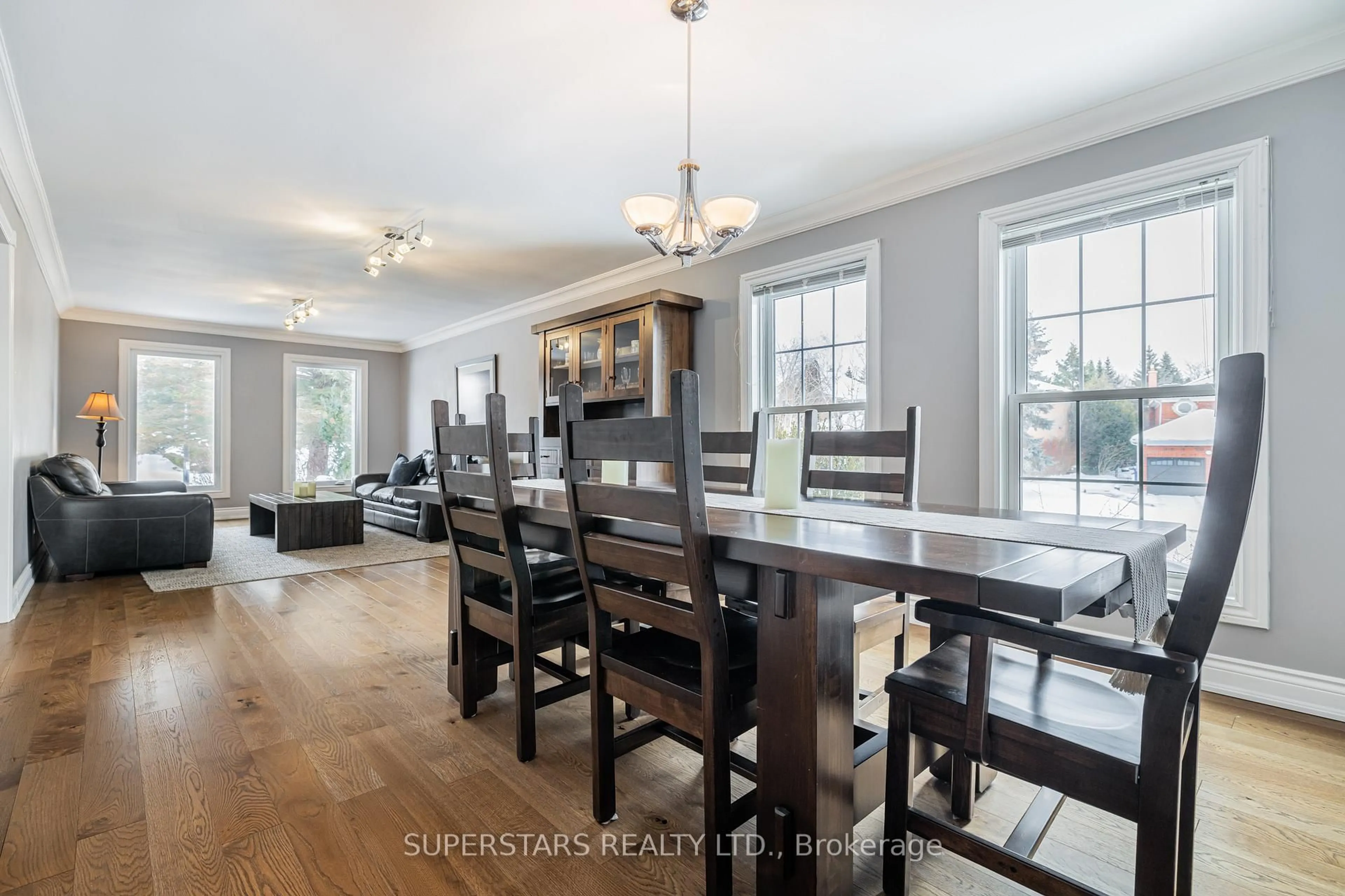 Dining room, wood/laminate floor for 852 Norwick Rd, Newmarket Ontario L3X 1K8