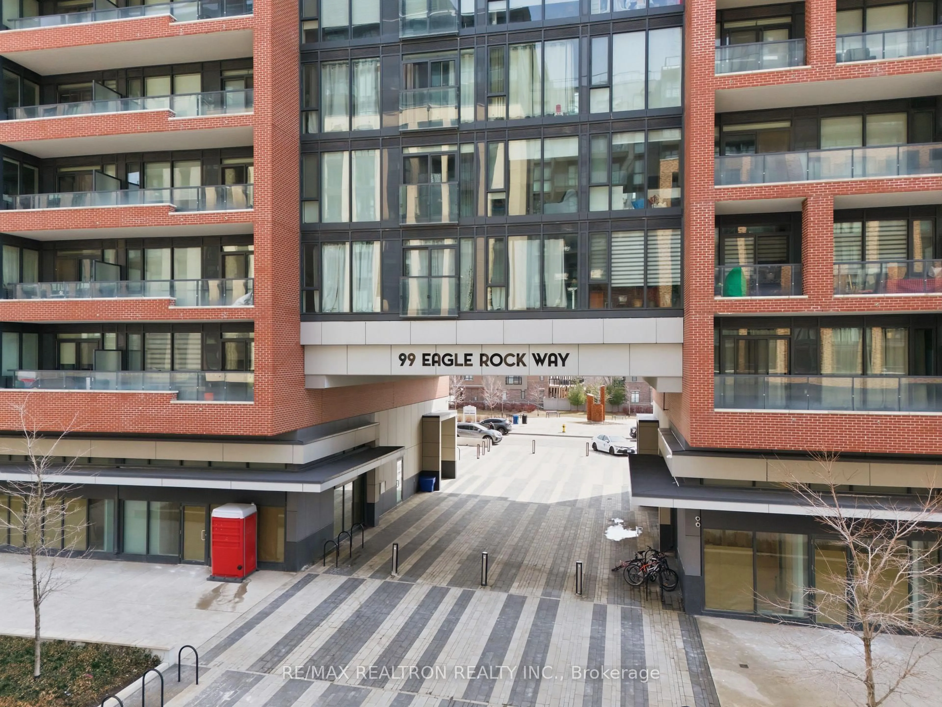 Indoor foyer for 99 Eagle Rock Way #305, Vaughan Ontario L6A 5A7