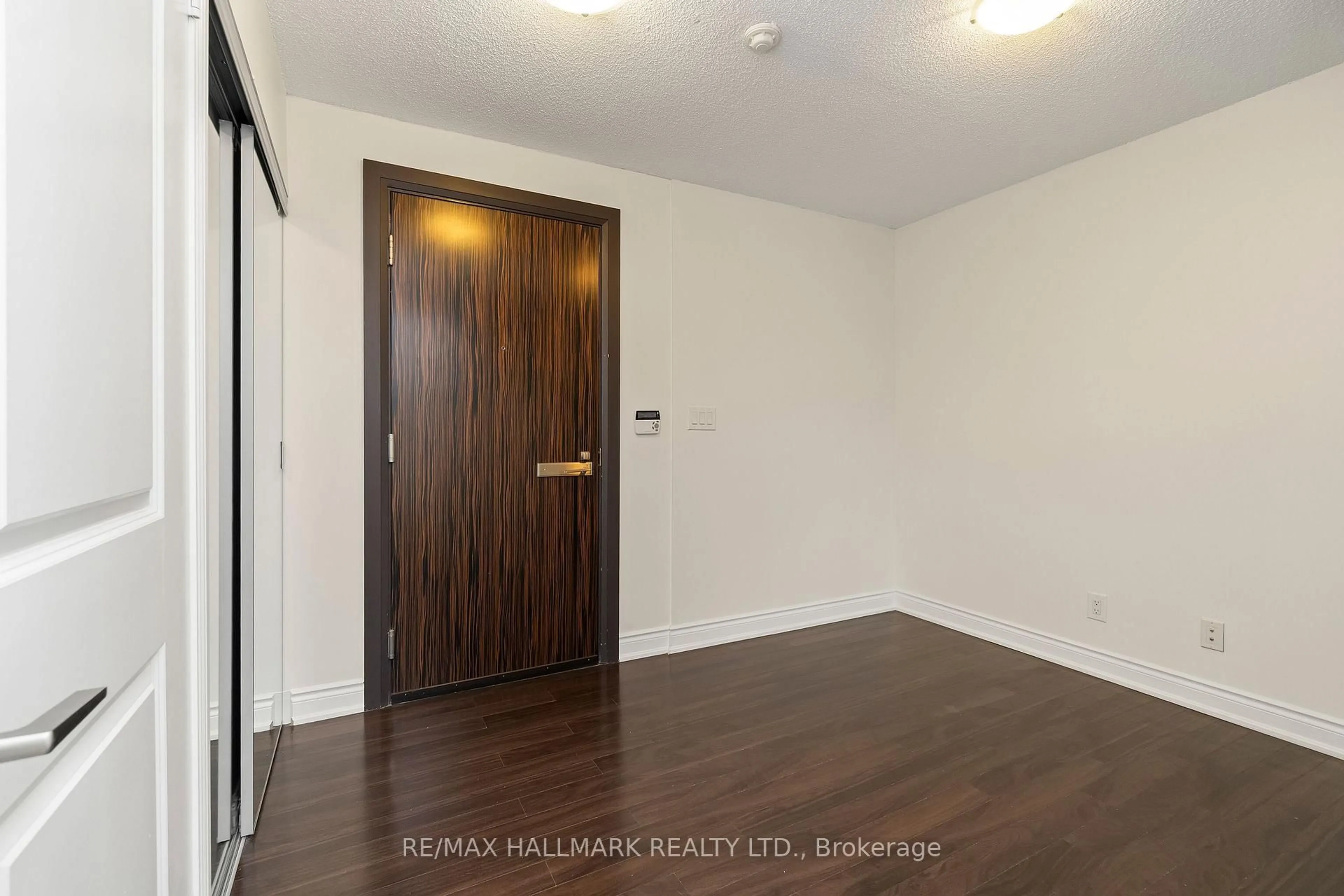 A pic of a room for 253 South Park Rd #308, Markham Ontario L3T 0B4