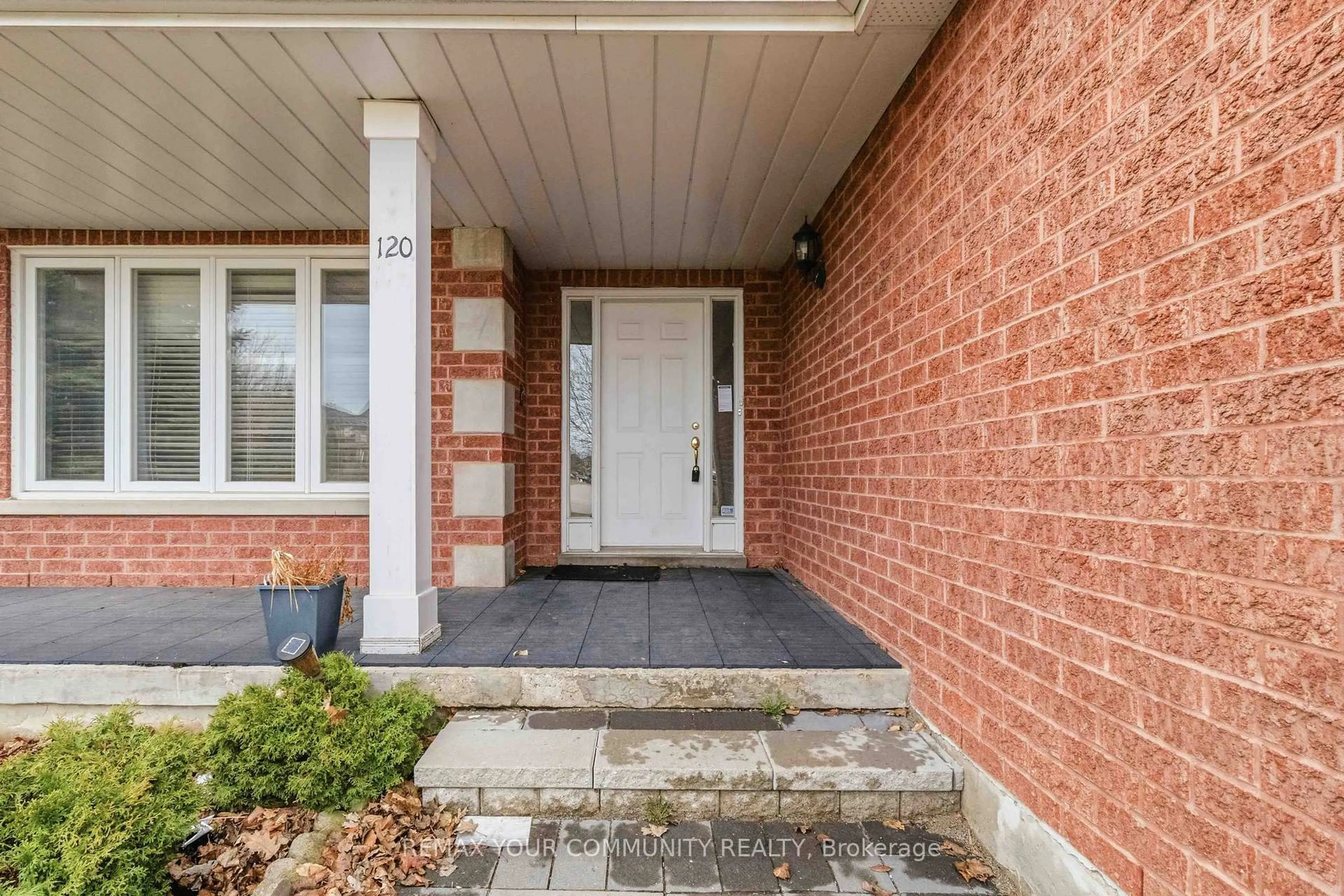 Home with brick exterior material, street for 120 Shaftsbury Ave, Richmond Hill Ontario L4C 0G6