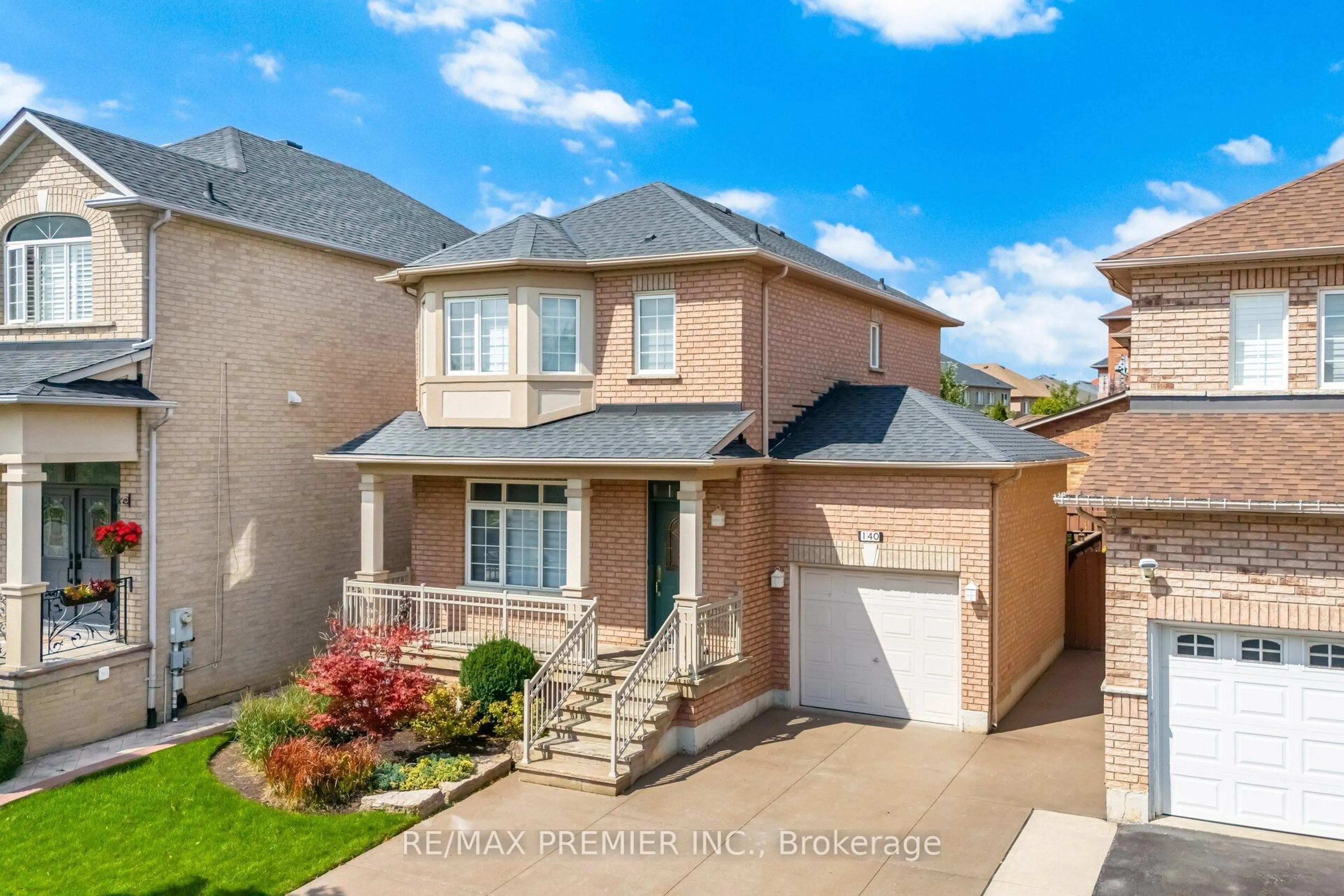A pic from outside/outdoor area/front of a property/back of a property/a pic from drone, street for 140 Ferdinand Ave, Vaughan Ontario L6A 3H4
