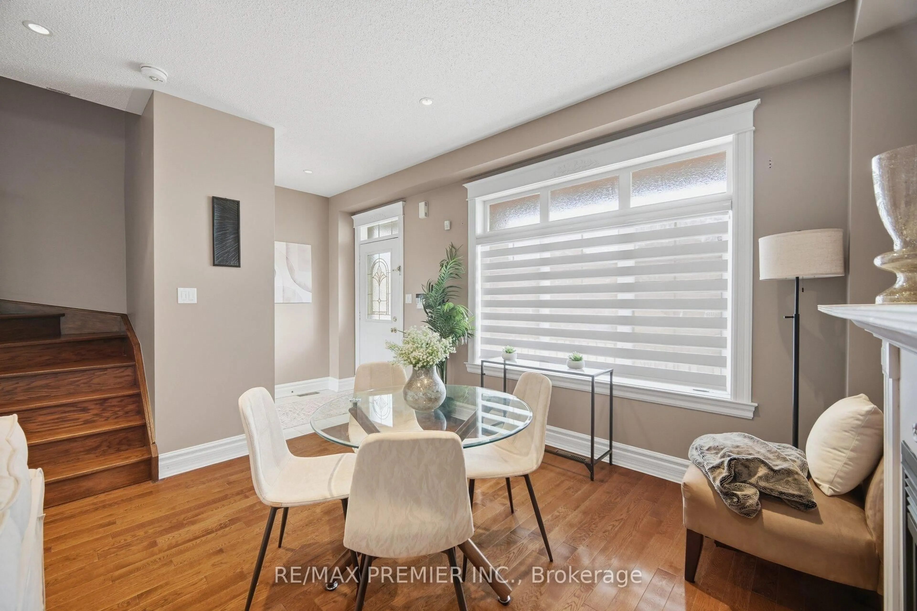 Dining room, wood/laminate floor for 140 Ferdinand Ave, Vaughan Ontario L6A 3H4