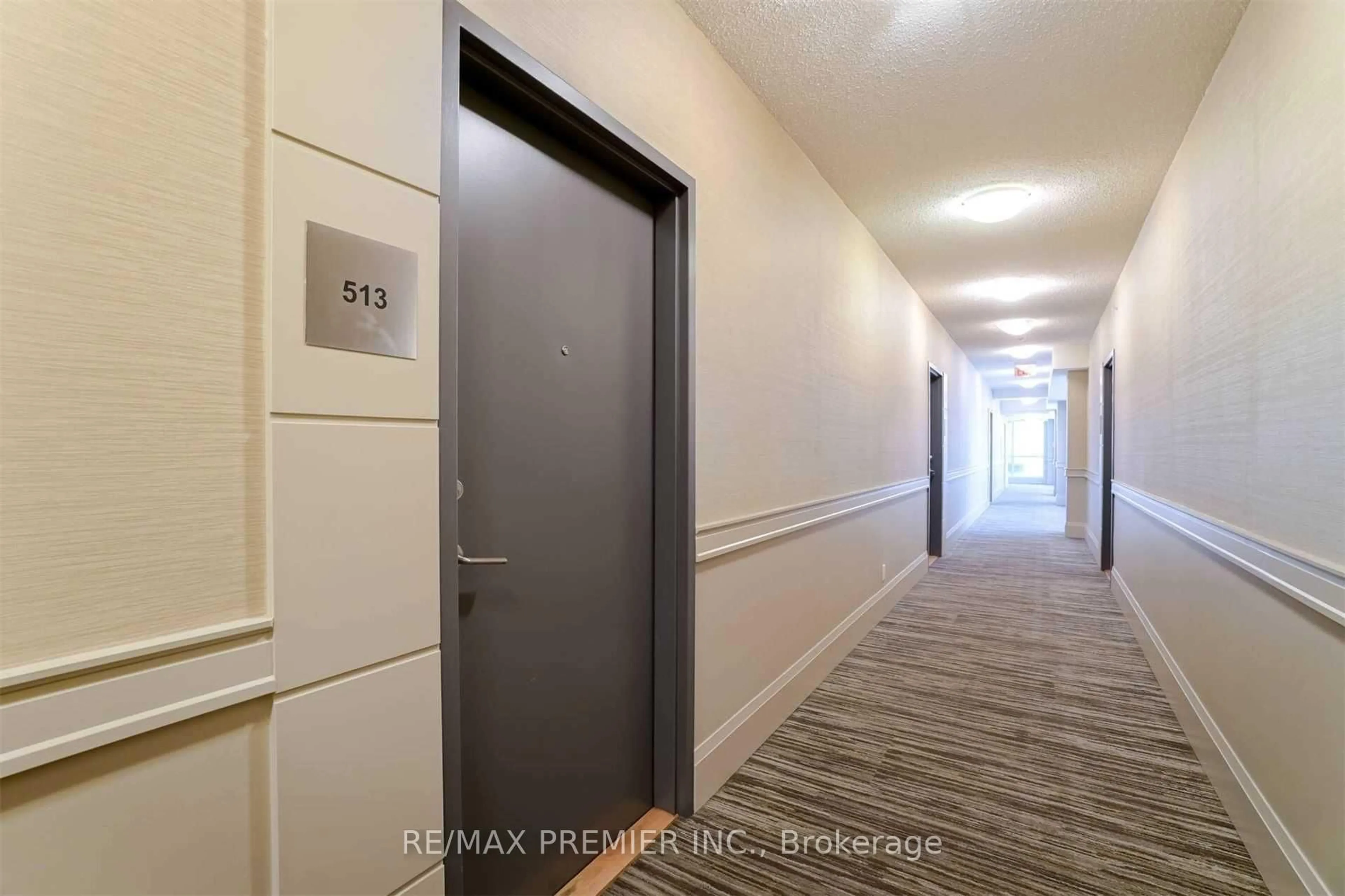 Indoor foyer for 8302 Islington Ave #513, Vaughan Ontario L4L 0E6