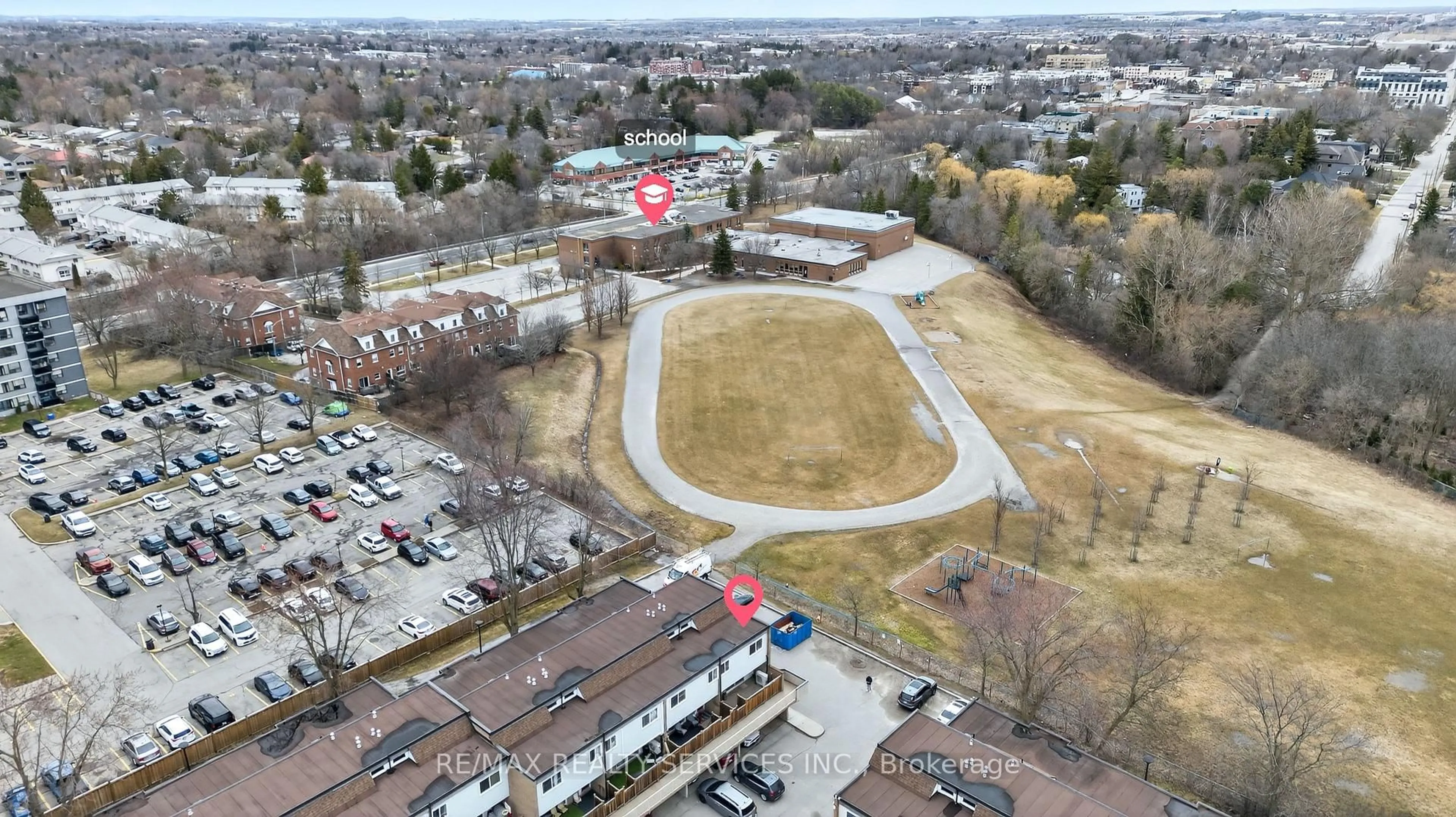A pic from outside/outdoor area/front of a property/back of a property/a pic from drone, mountain view for 179 Milestone Cres, Aurora Ontario L4G 3M2