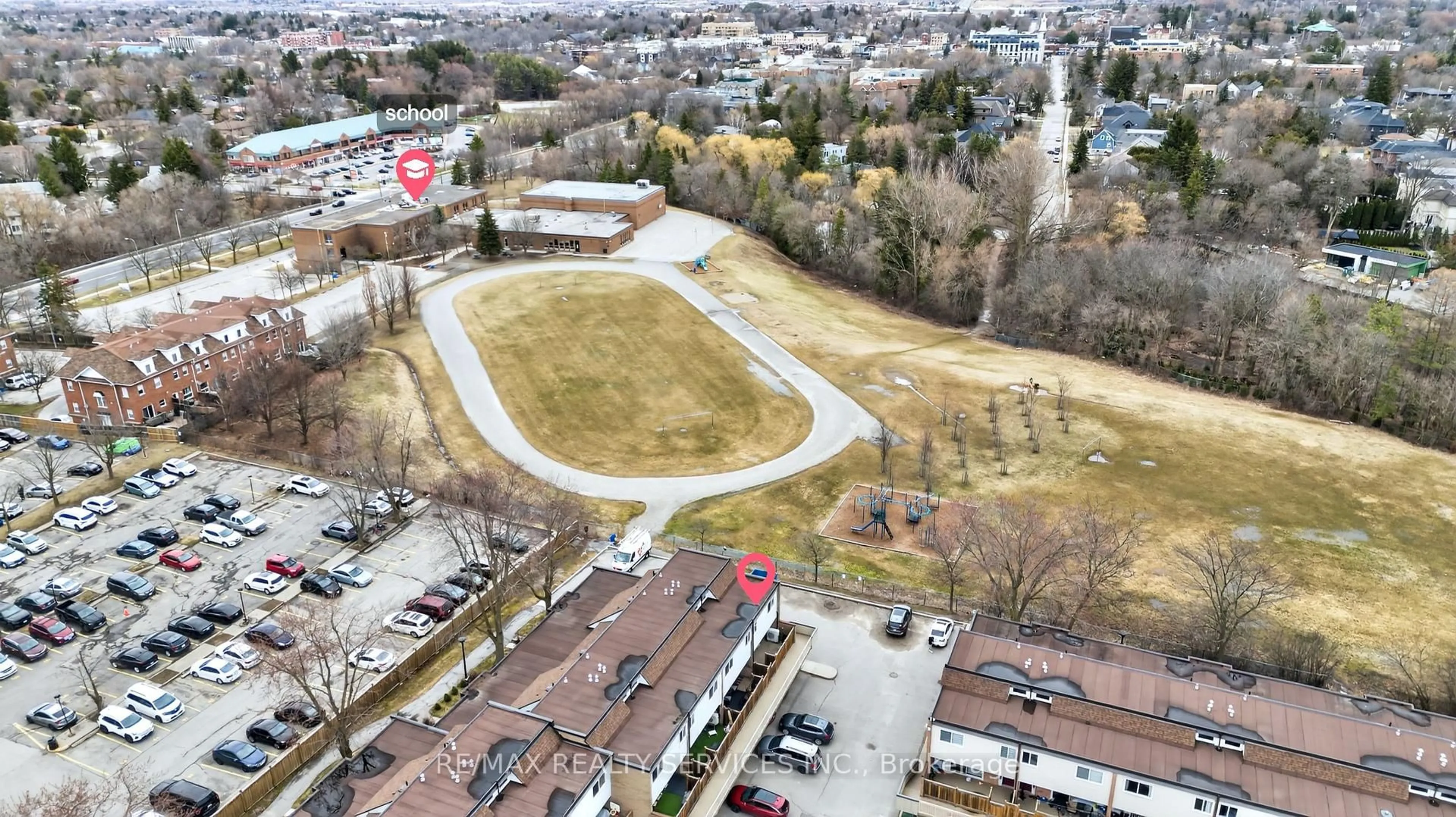 A pic from outside/outdoor area/front of a property/back of a property/a pic from drone, mountain view for 179 Milestone Cres, Aurora Ontario L4G 3M2