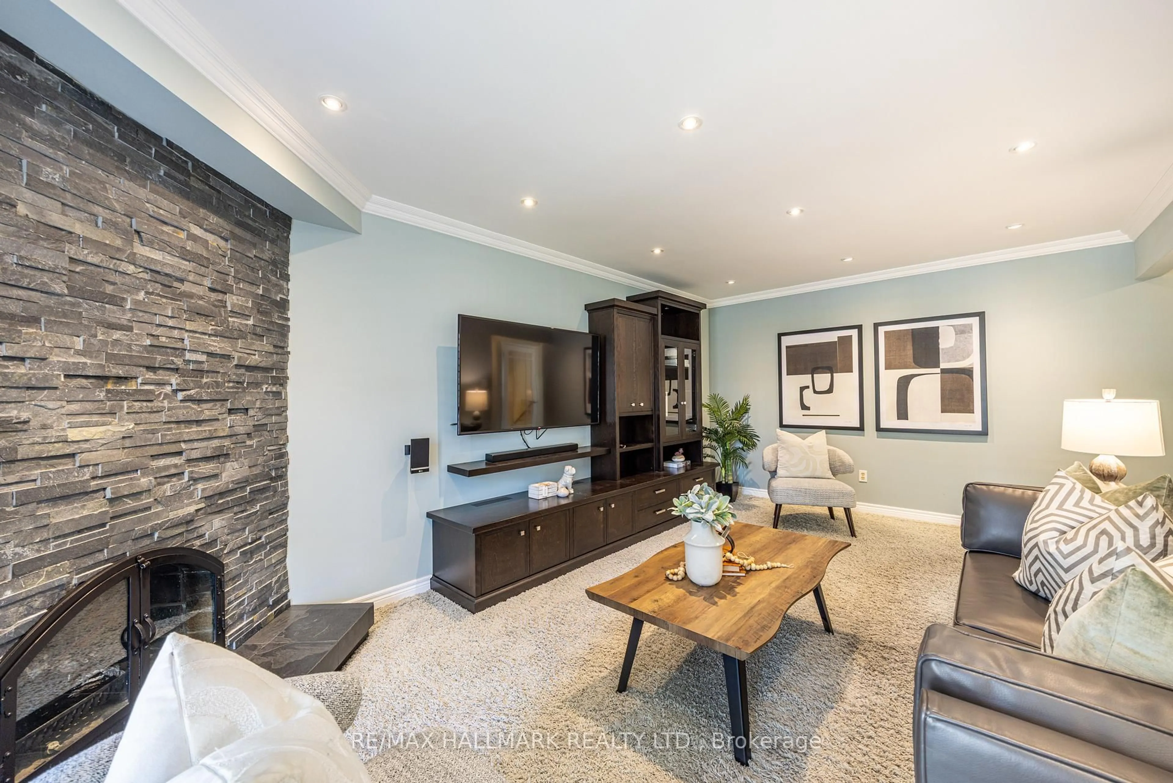 Living room with furniture, unknown for 85 Colvin Cres, Vaughan Ontario L4J 2N7