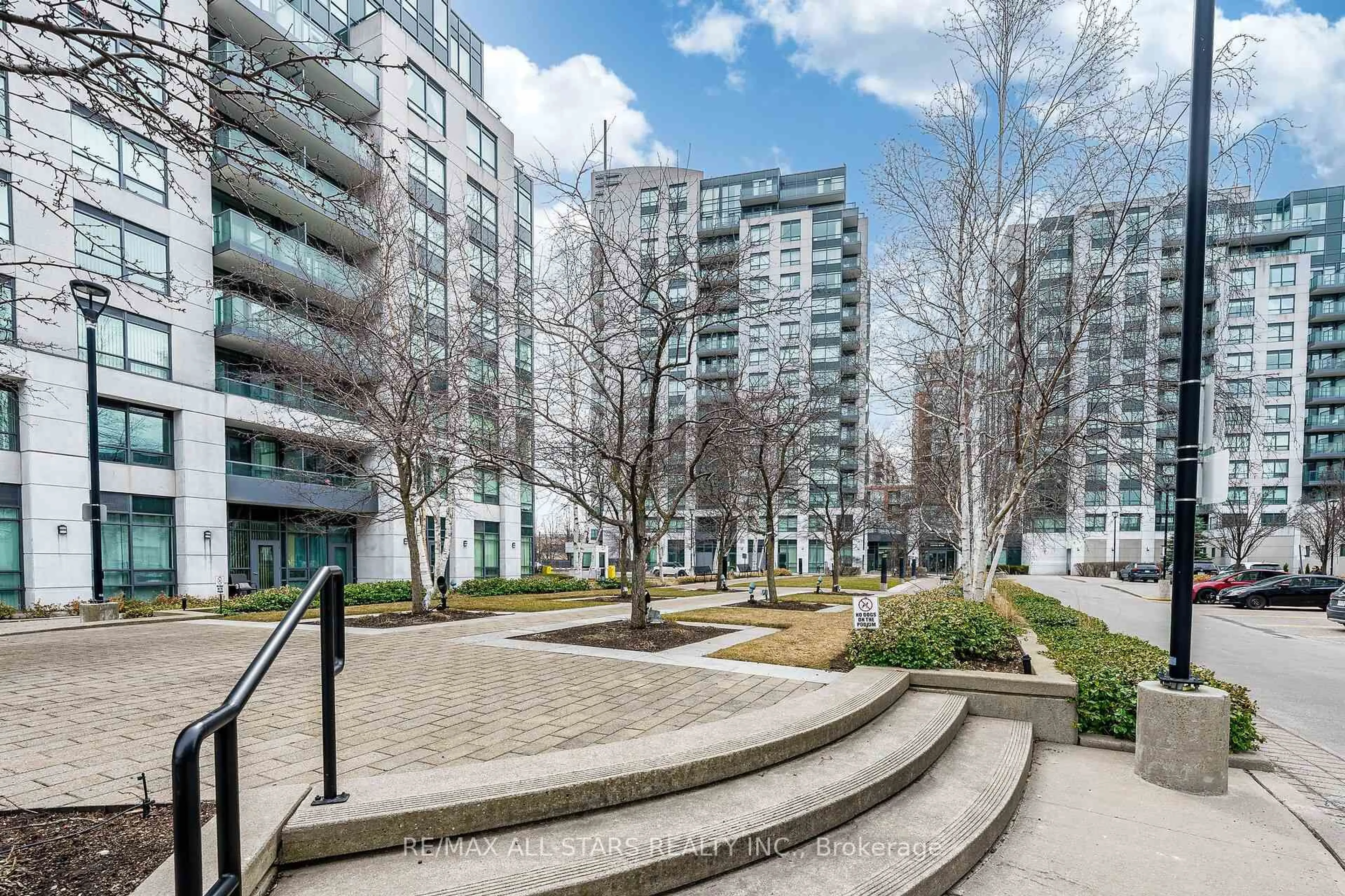 A pic from outside/outdoor area/front of a property/back of a property/a pic from drone, street for 32 Clegg Rd #806, Markham Ontario L6G 0B2