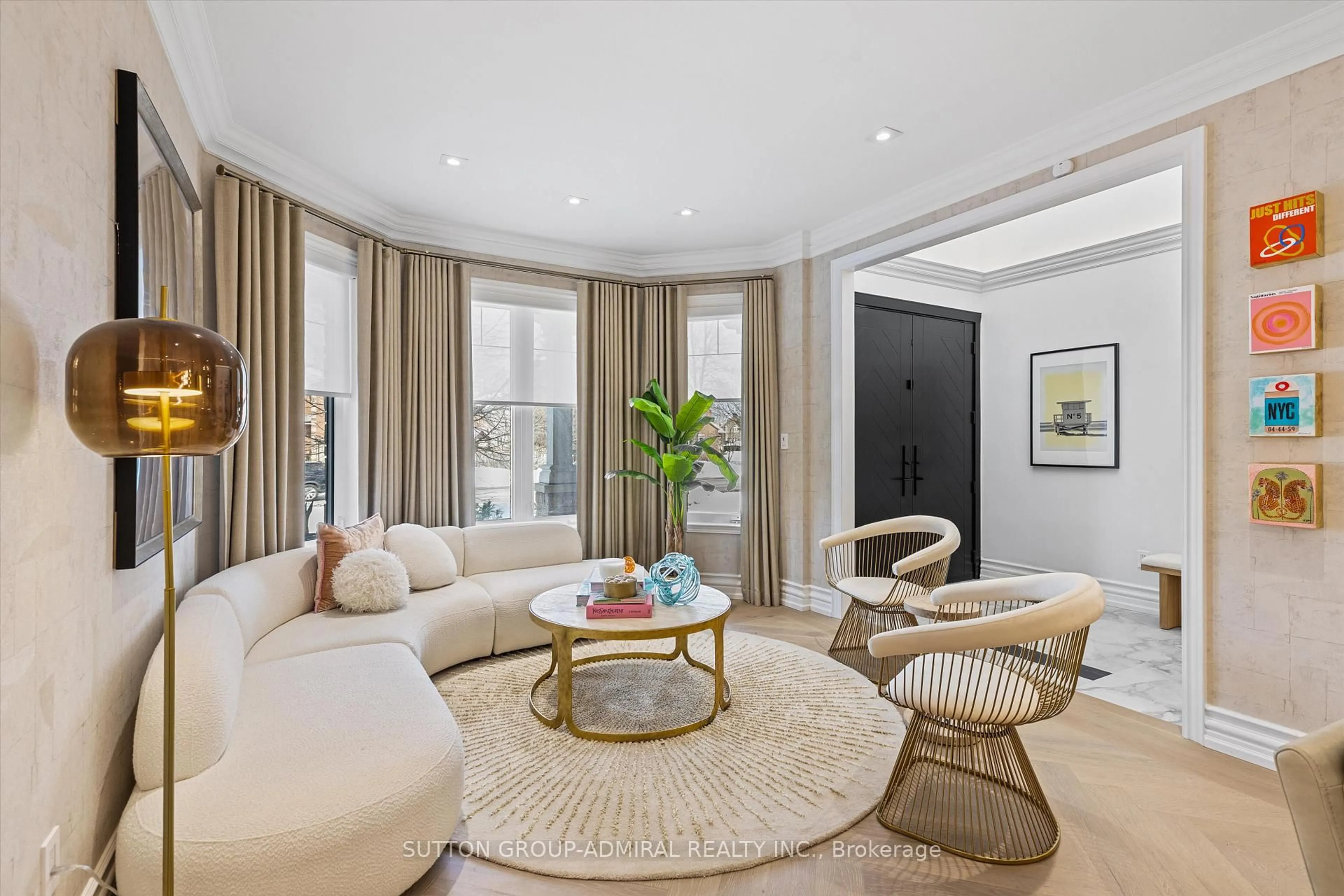 Living room with furniture, unknown for 539 Beverley Glen Blvd, Vaughan Ontario L4J 7S1