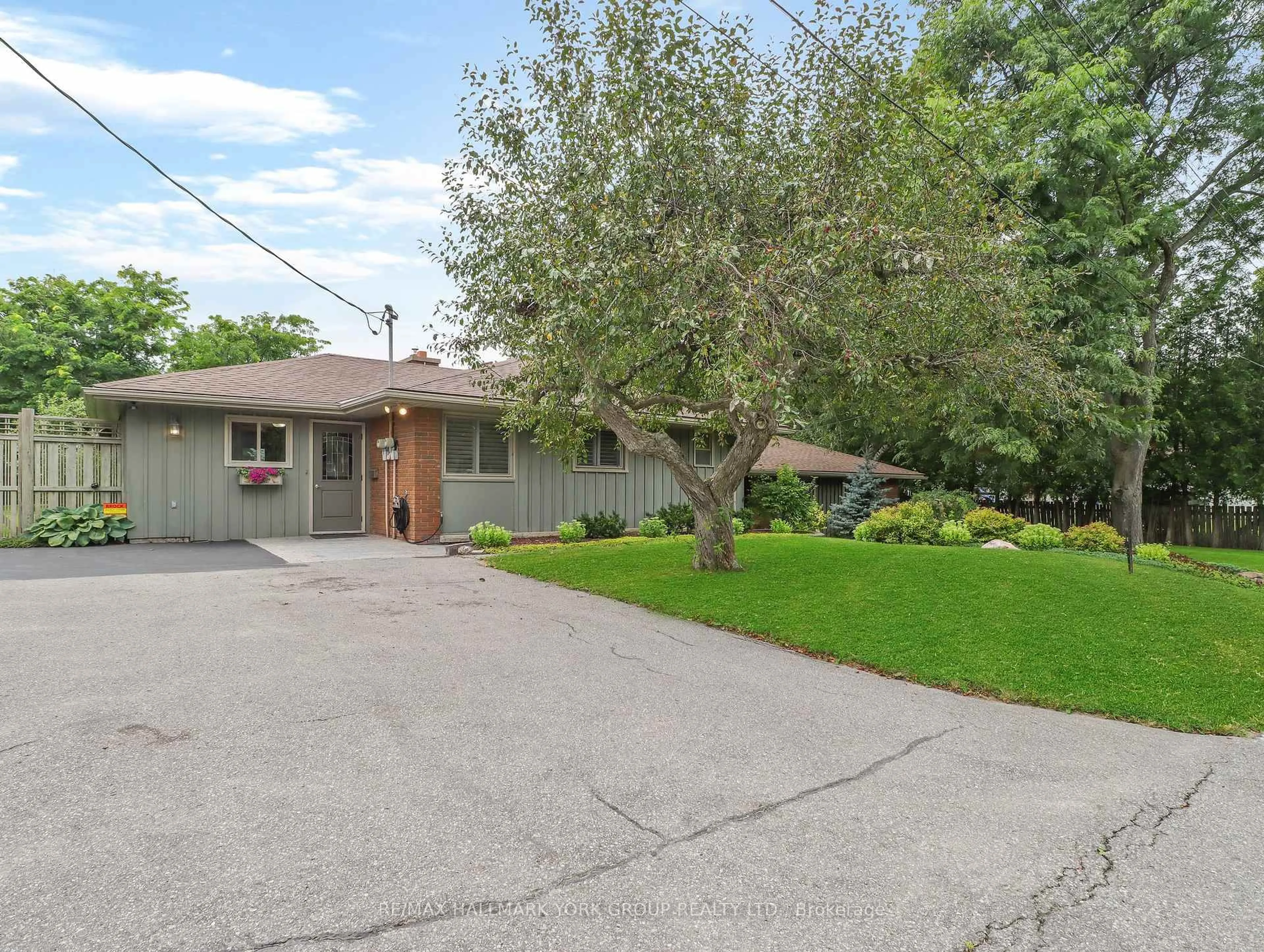 A pic from outside/outdoor area/front of a property/back of a property/a pic from drone, street for 57 Prince St, Brock Ontario L0E 1E0