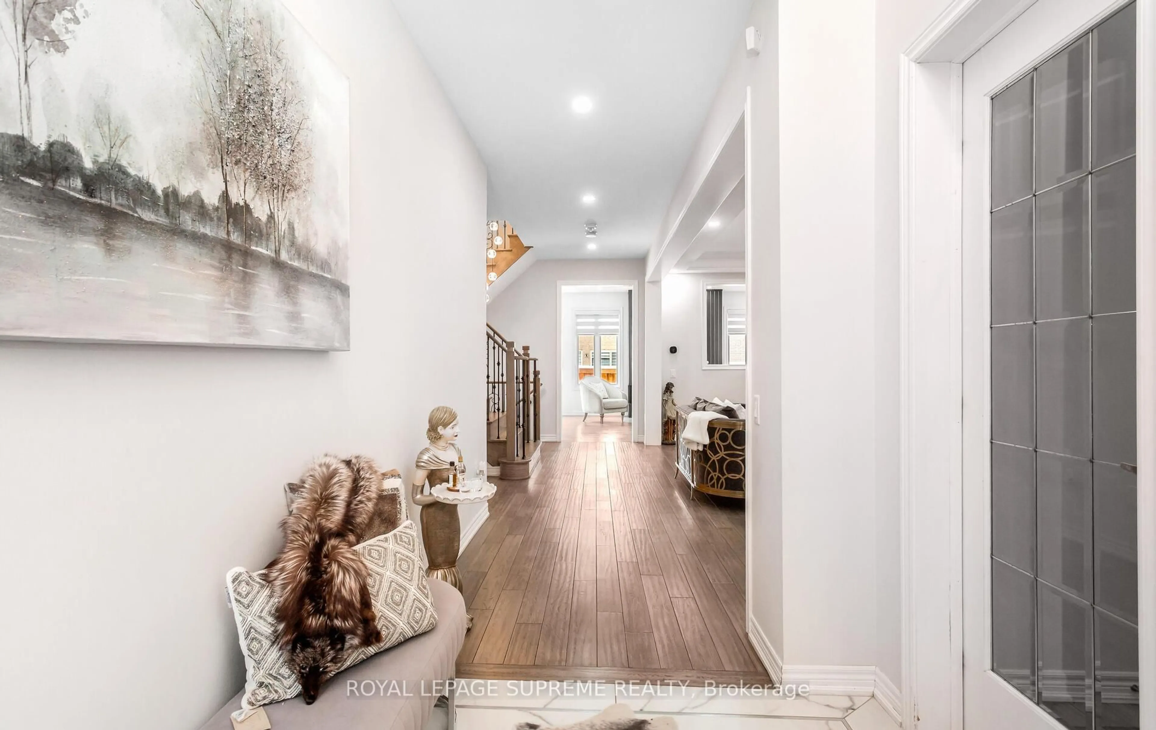 Indoor entryway for 95 Selby Cres, Bradford West Gwillimbury Ontario L3Z 0V3