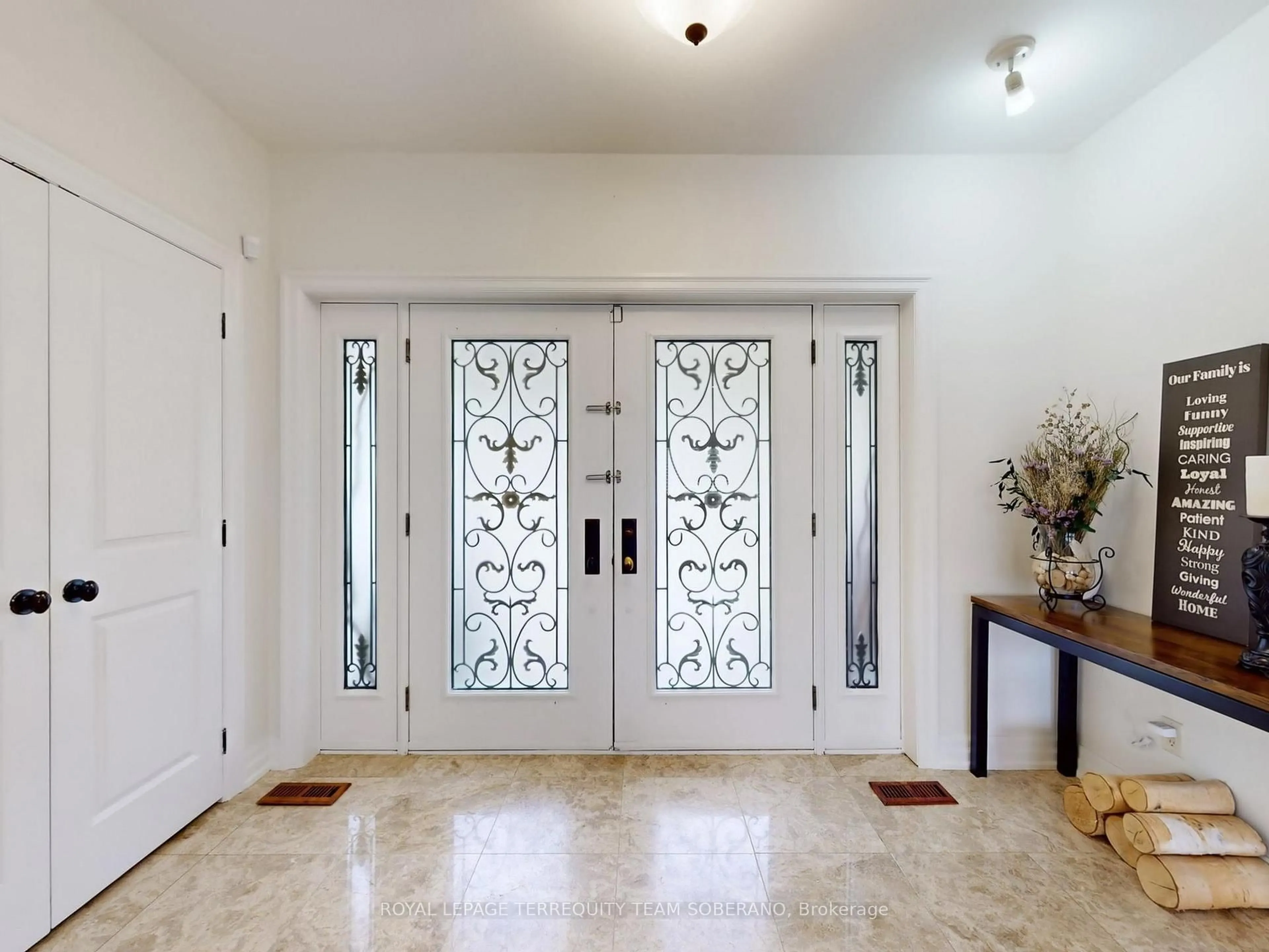Indoor entryway for 2981 Ninth Line, Bradford West Gwillimbury Ontario L3Z 3S3