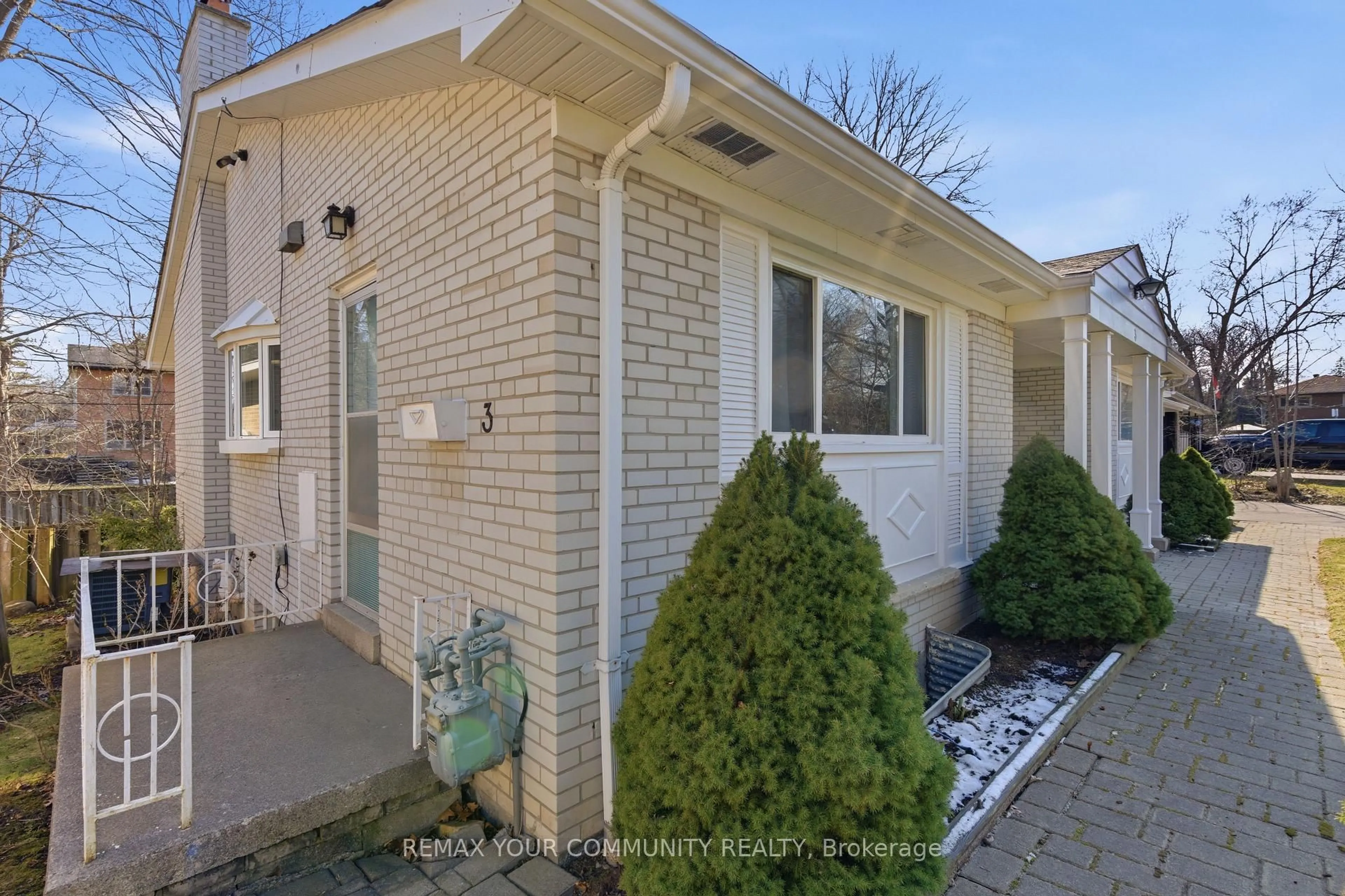 Unknown for 3 Pinevale Rd, Markham Ontario L3T 1J5