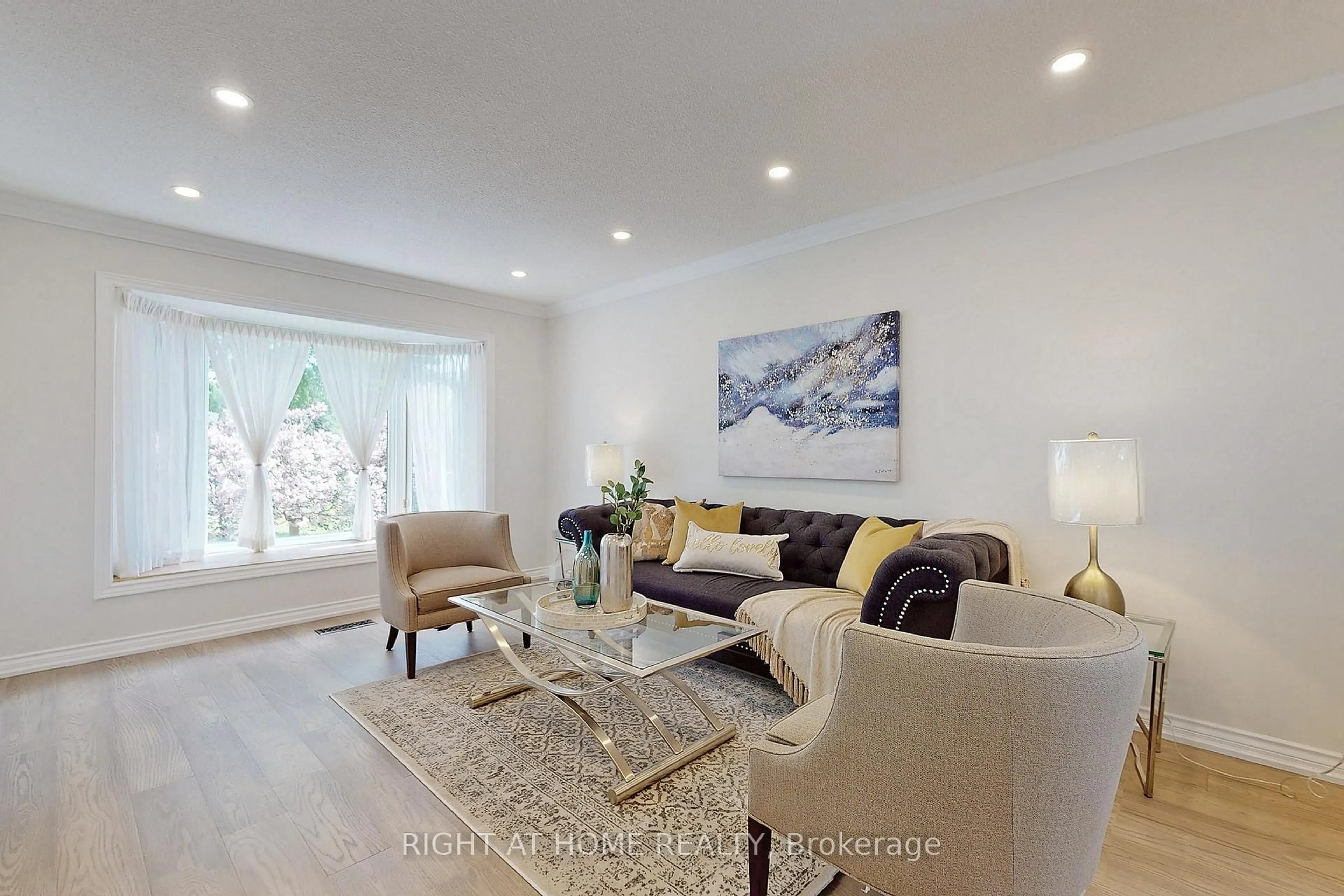 Living room with furniture, unknown for 350 Sunset Beach Rd, Richmond Hill Ontario L4E 3H9